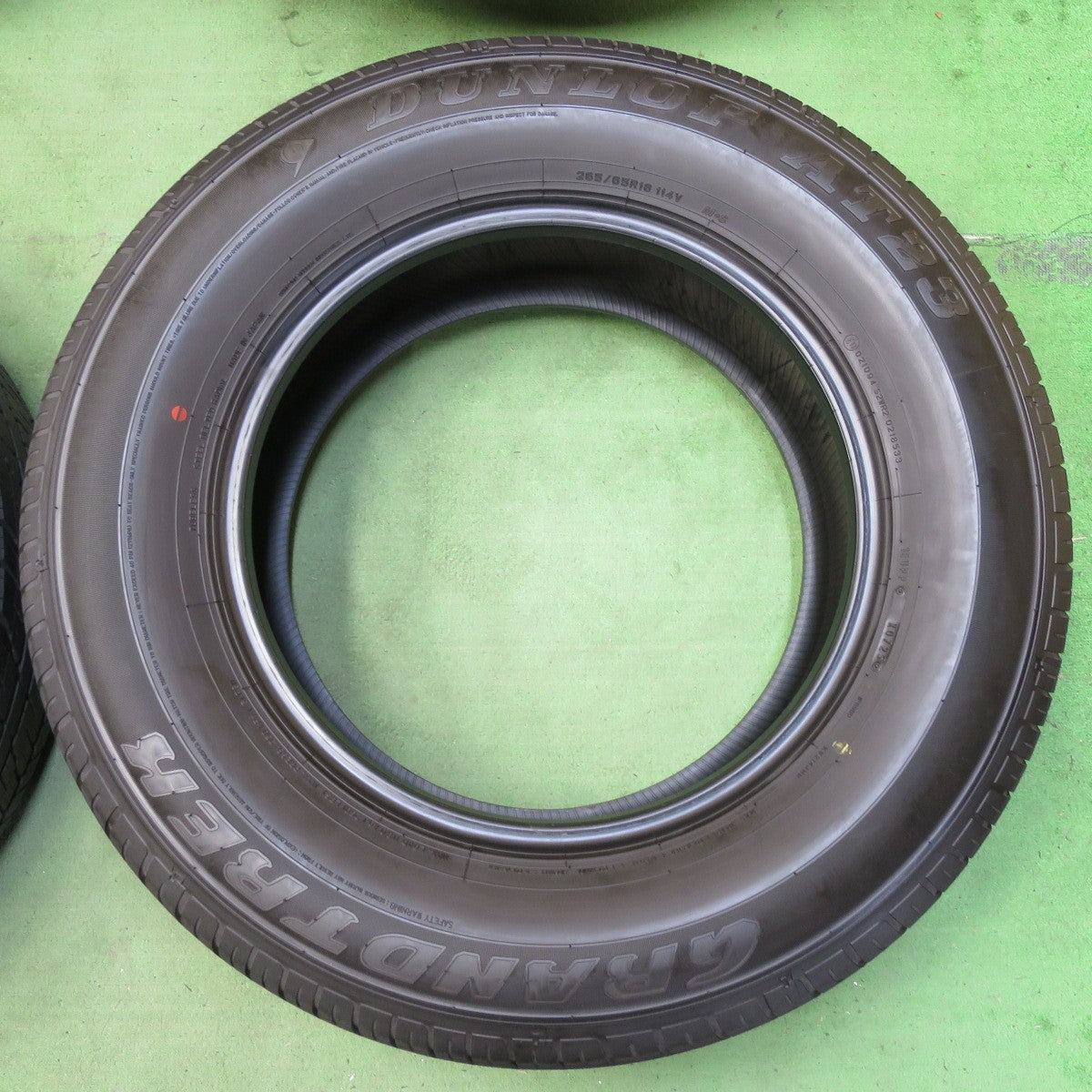 新車外し!25年★265/65R18 ダンロップ AT23 グラントレック タイヤ 18インチ ランクル 250 VX 300 等★5052711イノタ