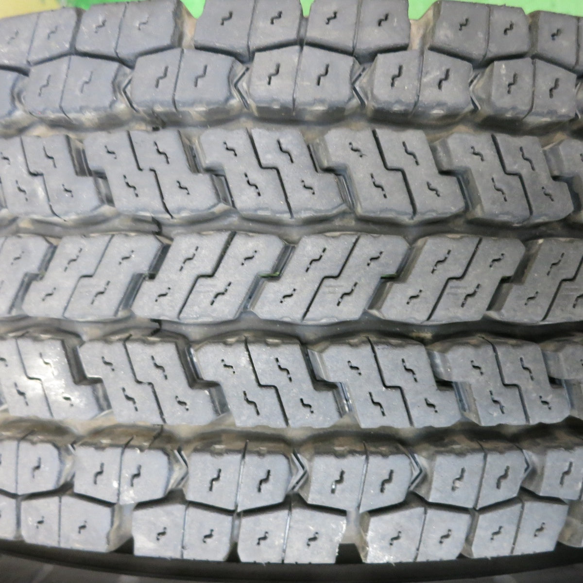 バリ溝!9分!6本★トラック タイヤ 225/80R17.5 123/122L スタッドレス ヨコハマ ZEN 902ZE 17.5インチ★5090601HAスタ