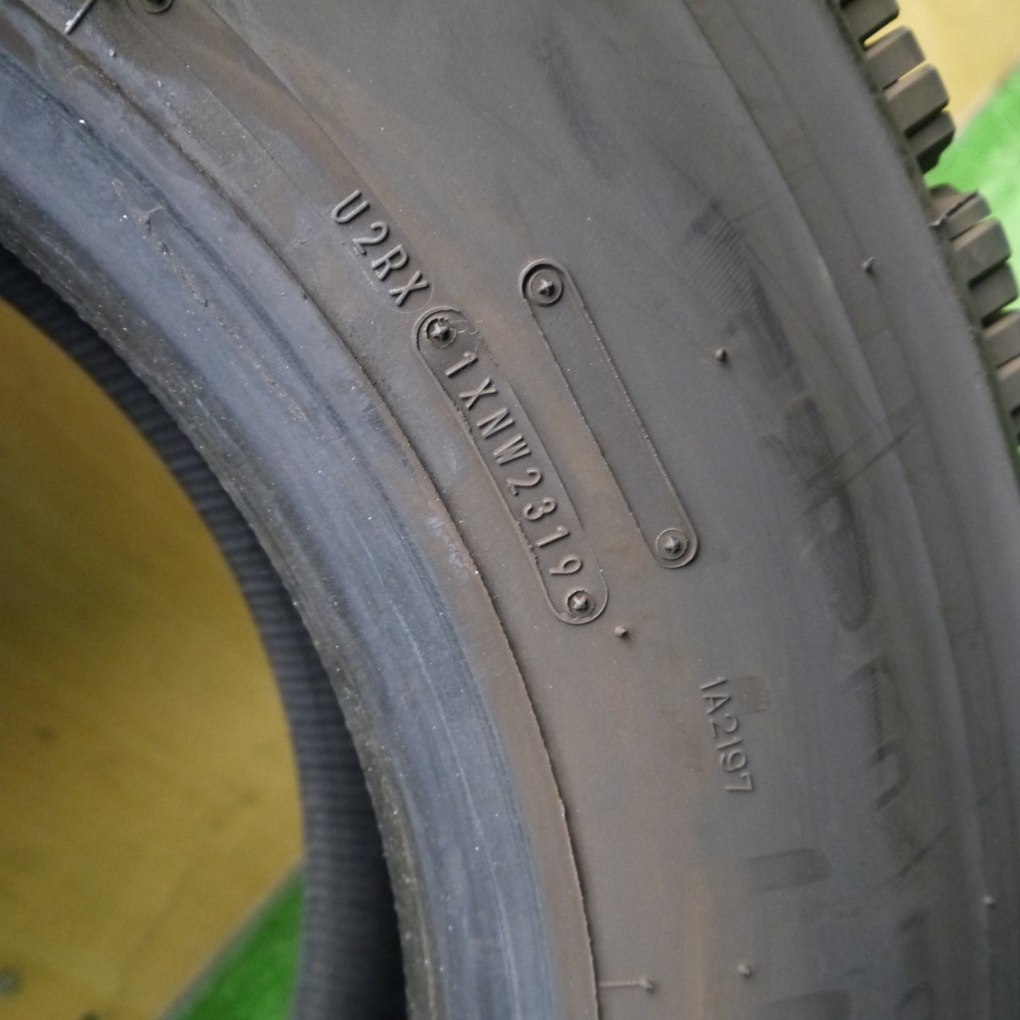 1本価格★トラック タイヤ スタッドレス 245/70R19.5 136/134J ダンロップ デクテス SP081 DECTES 19.5インチ★5090903Hノタ