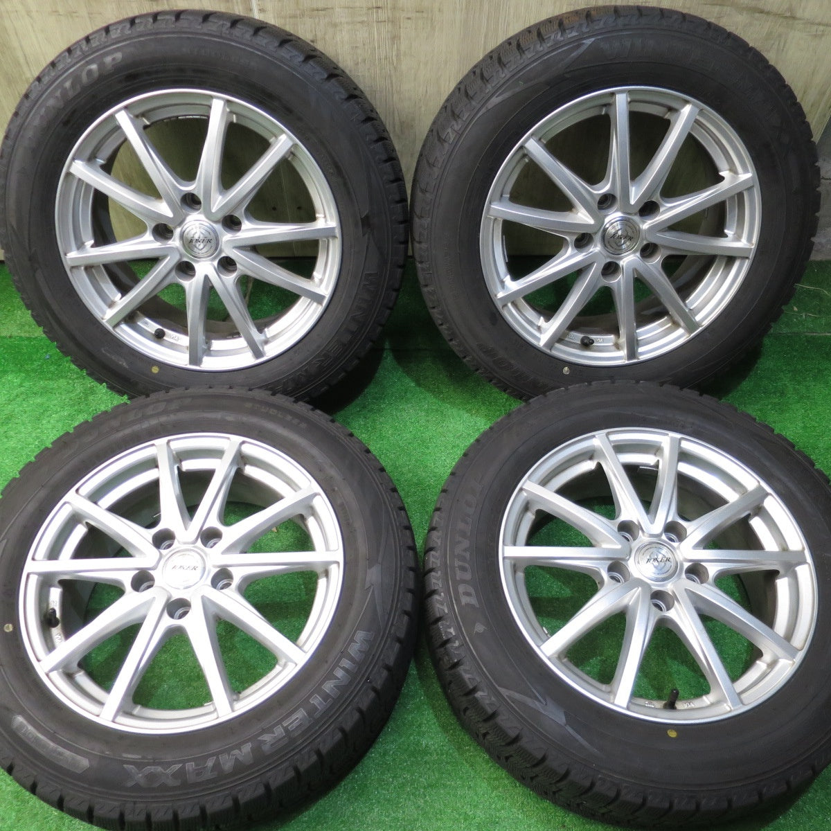 バリ溝!9分★スタッドレス 205/60R16 ダンロップ ウインターマックス WM02 JOKER ジョーカー 16インチ PCD114.3/5H★5052302NJス
