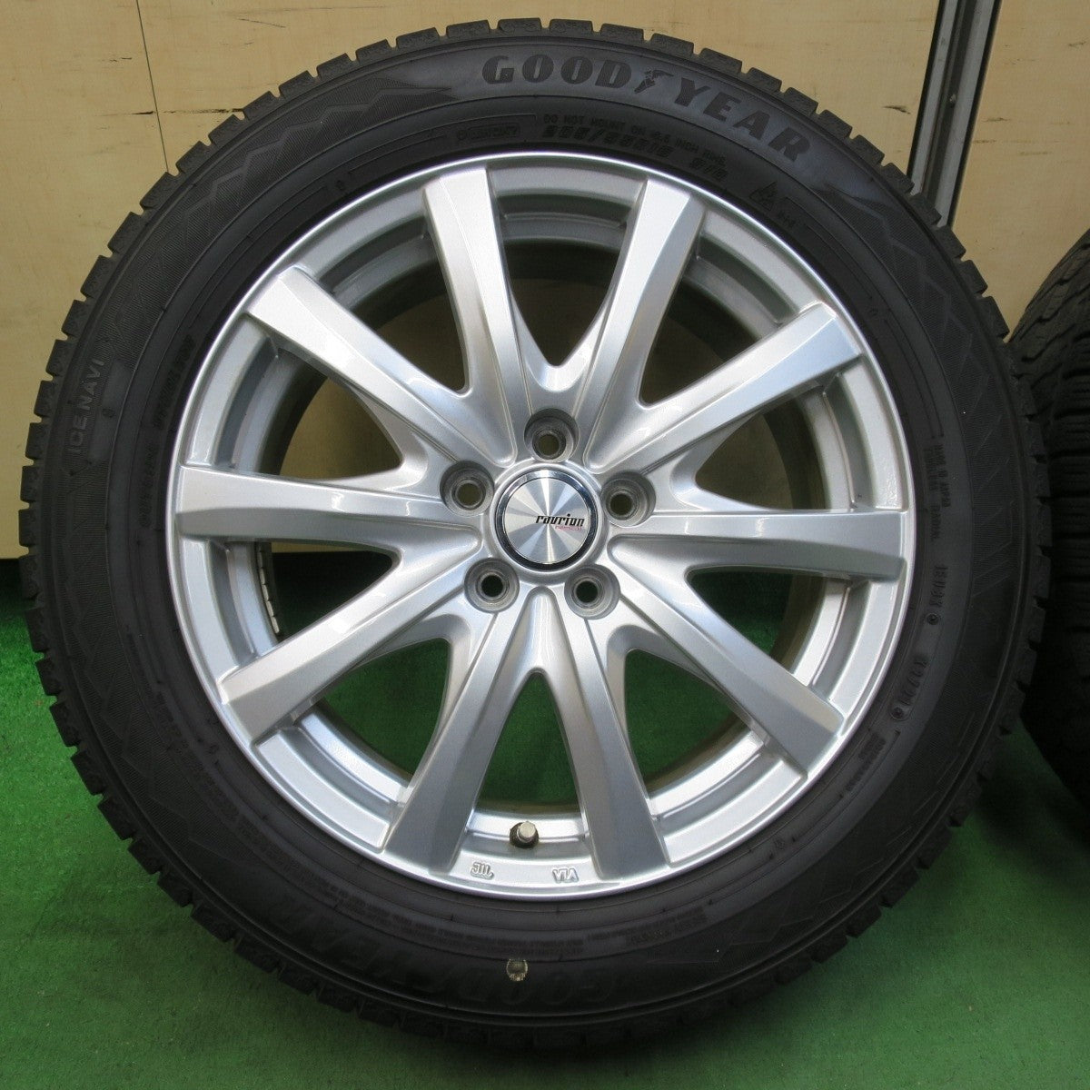 バリ溝!21年!キレイ!9分★インプレッサ 等 205/55R16 スタッドレス グッドイヤー アイスナビ8 ravrion RS01 ラブリオン 16インチ PCD100/5H★5031409イス