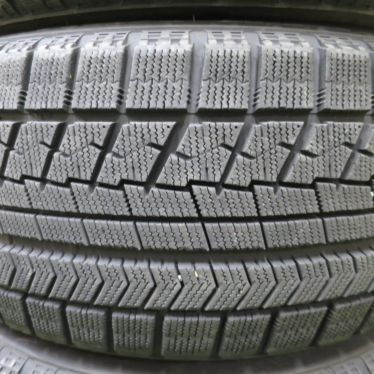 バリ溝!9.5分★スタッドレス 235/50R18 ブリヂストン ブリザック VRX タイヤ 18インチ アルファード ヴェルファイア 等★6022701NGスタ