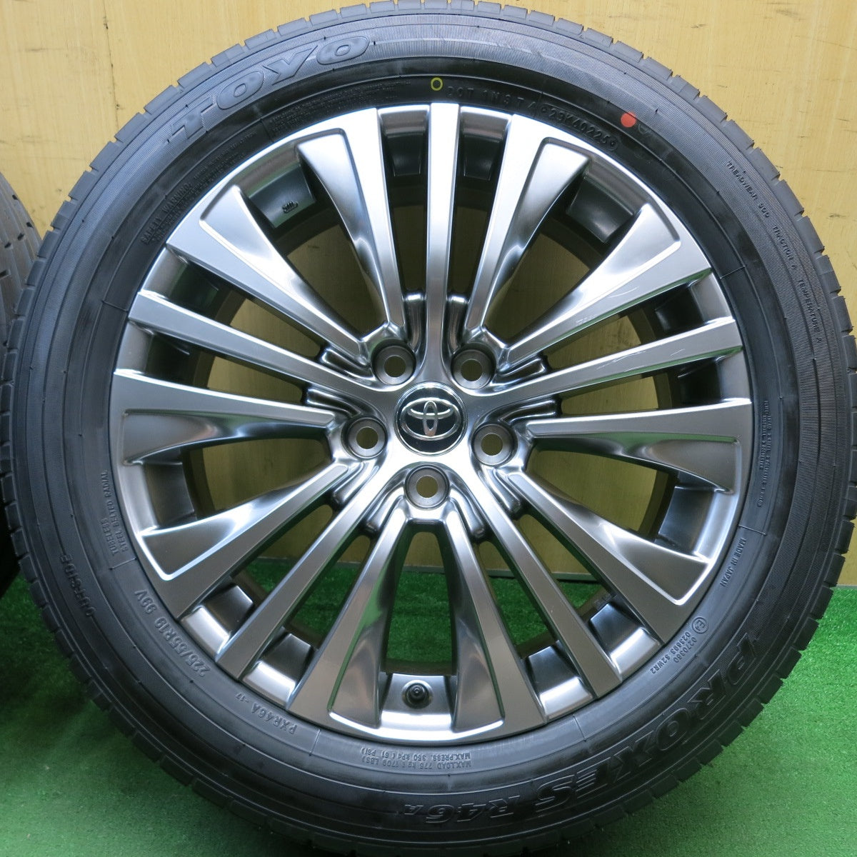 新車外し!25年★トヨタ 80系 ハリアー Zグレード 純正 225/55R19 トーヨー プロクセス R46A 19インチ PCD114.3/5H★5070105HAノ
