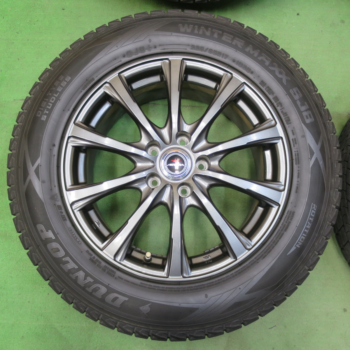 バリ溝!21年!キレイ!9.5分★スタッドレス 225/65R17 ダンロップ ウインターマックス SJ8 SJ8+ AIRNOVA エアノヴァ 17インチ PCD114.3/5H★5060305イス