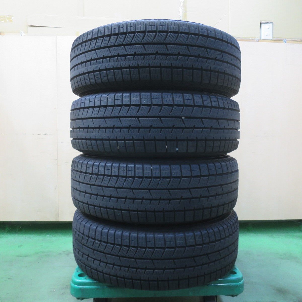 バリ溝!25年!ほぼ10分★スタッドレス 195/65R15 ヨコハマ アイスガード iG80 PREO プレオ 15インチ PCD114.3/5H★6032505イス