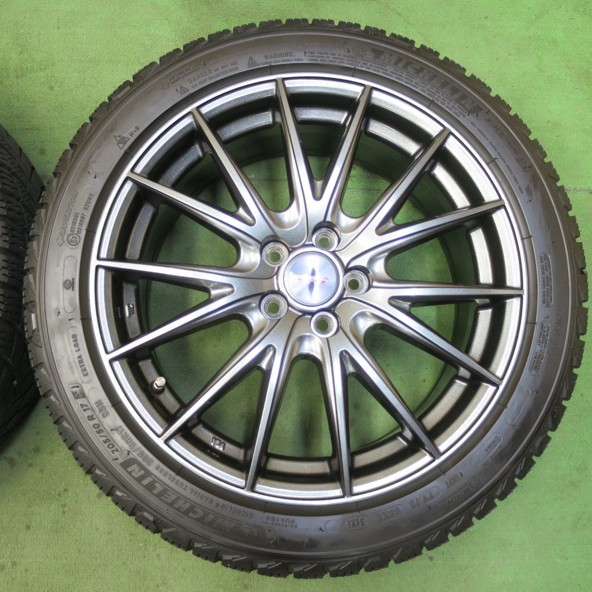 バリ溝!21年!キレイ!9.5分★インプレッサ 等 205/50R17 スタッドレス ミシュラン X-ICE SNOW VELVA SPORTZ ヴェルヴァ 17インチ PCD100/5H★5090612イス