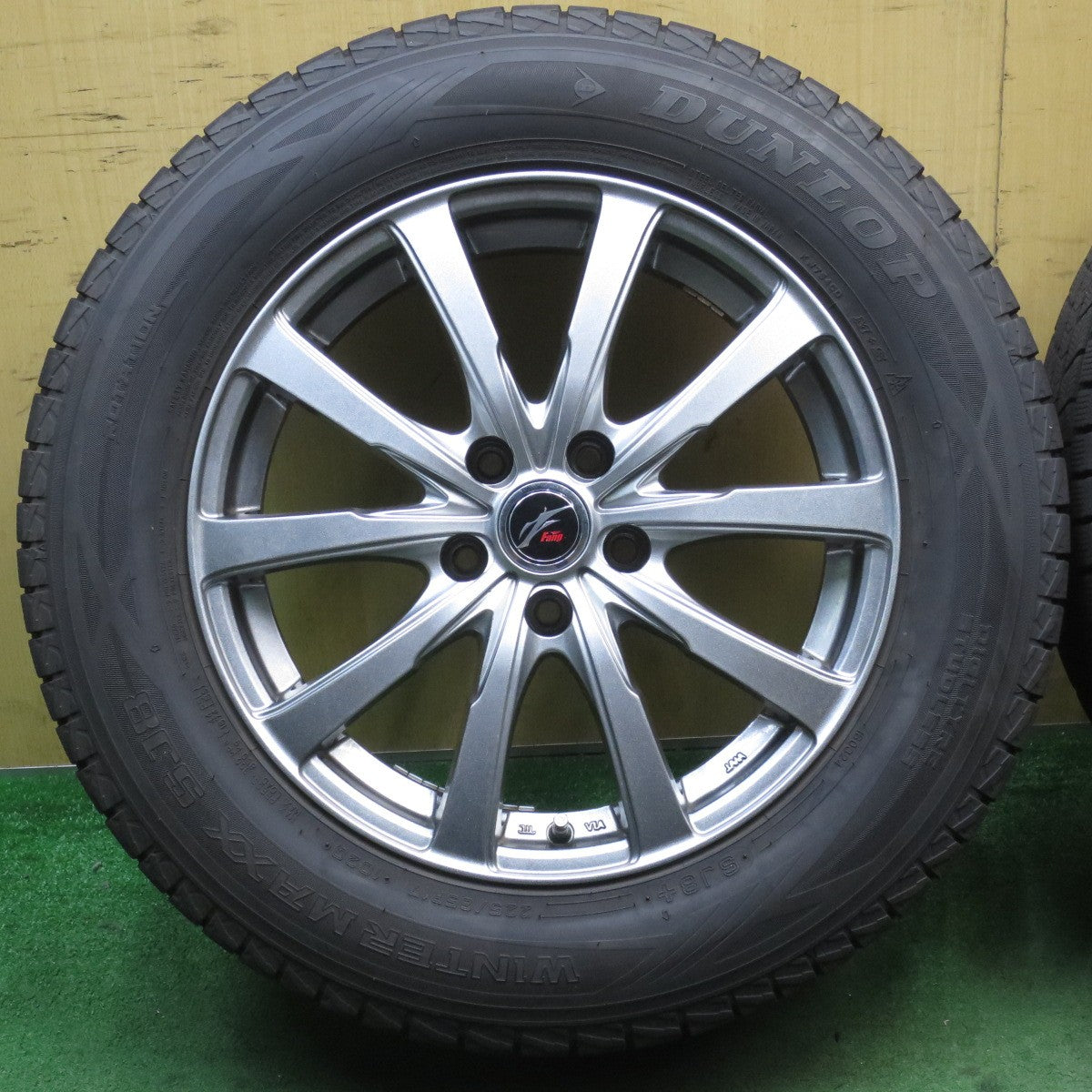 バリ溝!21年!キレイ!9.5分★スタッドレス 225/65R17 ダンロップ ウインターマックス SJ8 Fang ファング 17インチ PCD114.3/5H★5091903NJス