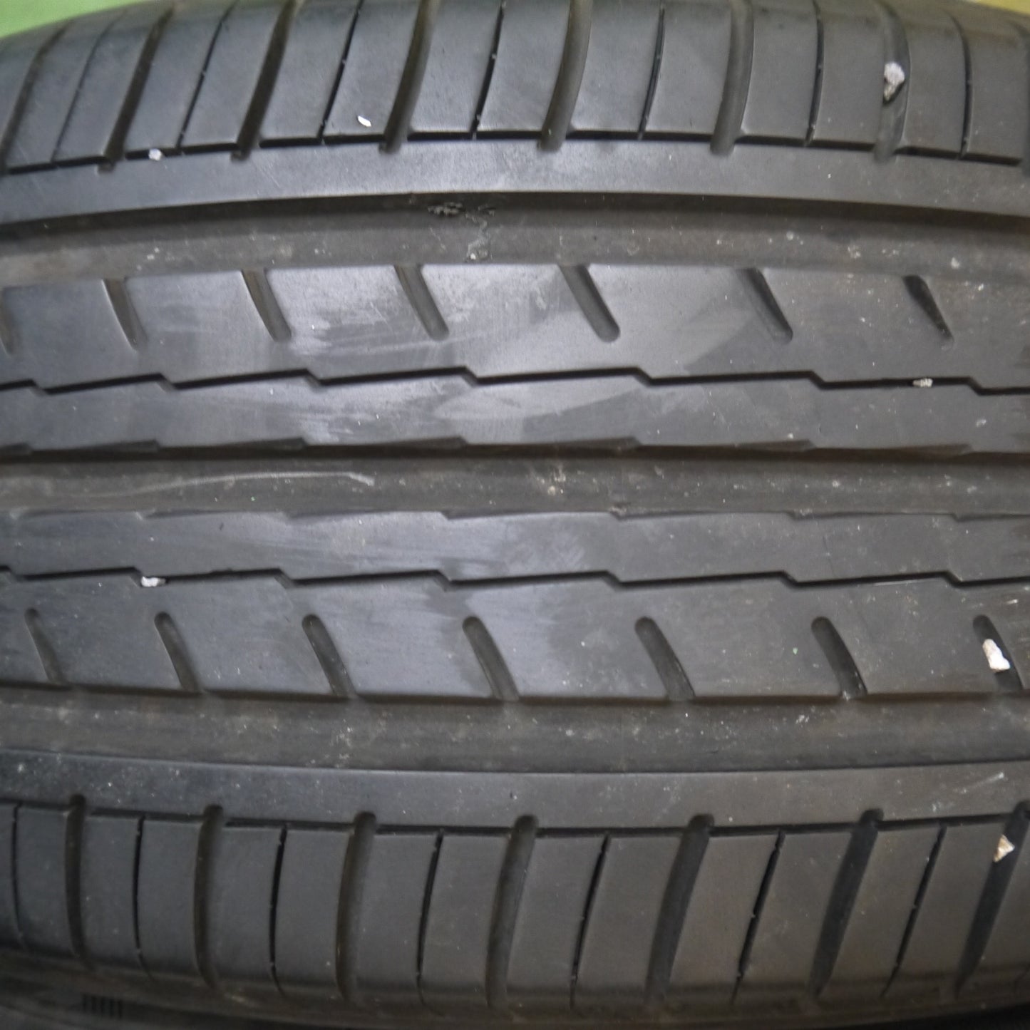 バリ溝!24年!9.5分★215/45R17 ヨコハマ BluEarth-ES ES32 タイヤ ブルーアース 17インチ プリウス ヴォクシー ノア カローラ セレナ 等★6012803Hノタ