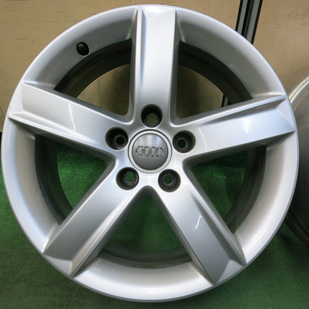 4本価格★アウディ A6 純正 ホイール 17インチ 17×7J PCD112/5H★5011709SYホ