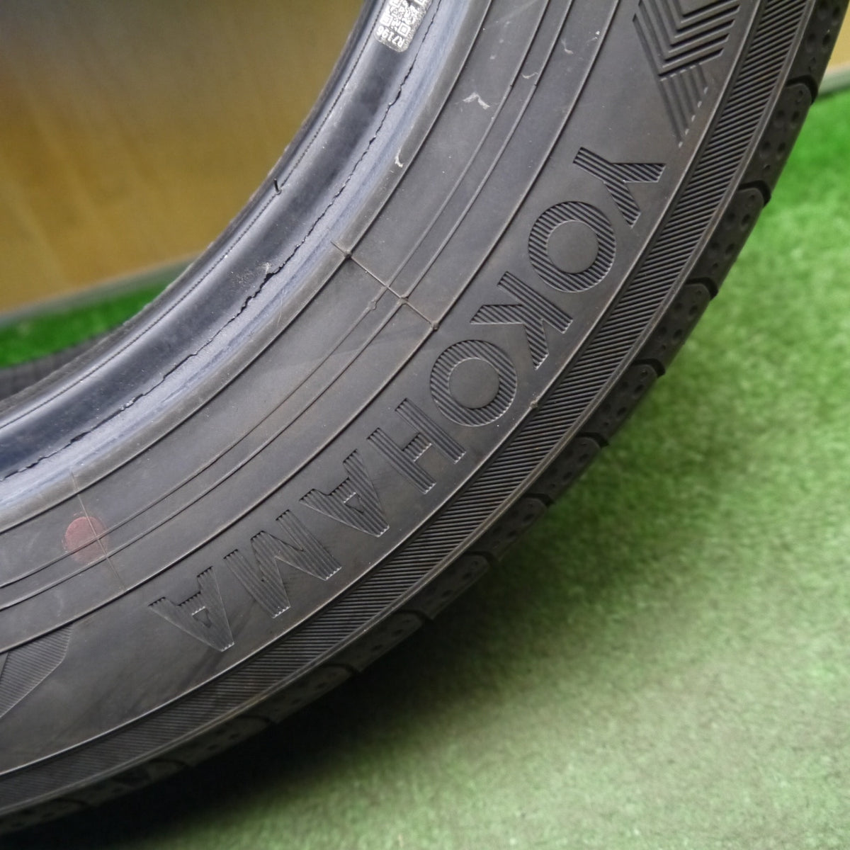 バリ溝!23年!8.5分!2本★165/65R14 ヨコハマ BluEarth-RV RV03 CK ブルーアース 14インチ タイヤ タンク ルーミー ハスラー ソリオ デリカ D:2 等★6031702Hノタ