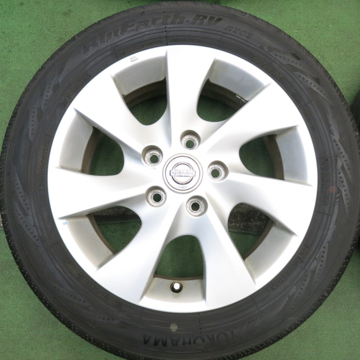 4本価格!23年★日産 C26 セレナ 純正 195/60R16 ヨコハマ BluEarth-RV RV03 ブルーアース 16インチ PCD114.3/5H★5083111HAノ