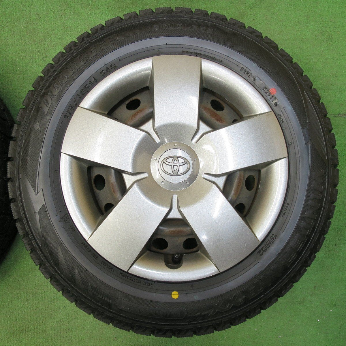 2本未使用!21年!バリ溝★トヨタ シエンタ 純正 スチール 175/70R14 スタッドレス ダンロップ ウインターマックス WM02 PCD100/4H★4110903イス