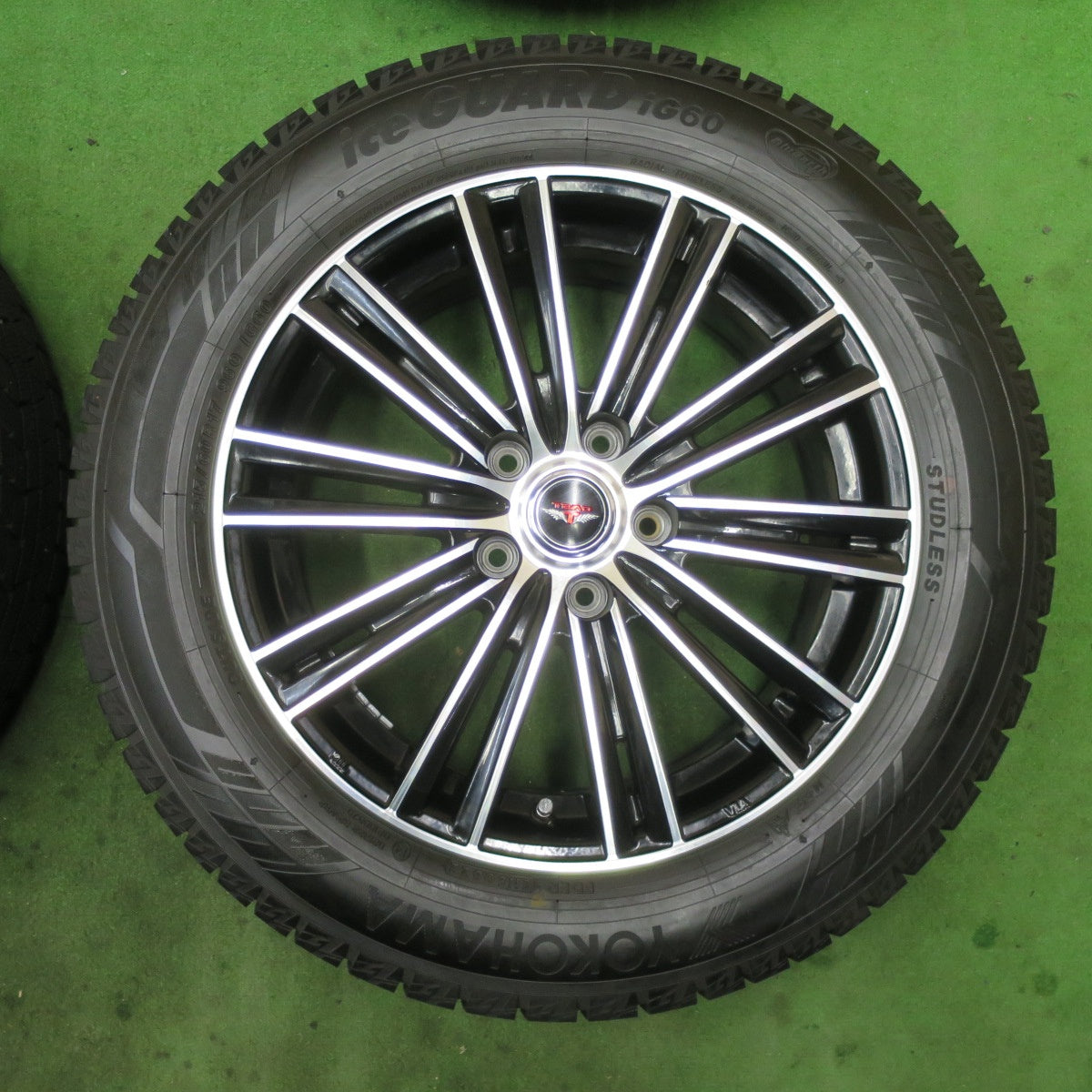 超バリ溝!22年!キレイ!ほぼ10分★スタッドレス 215/60R17 ヨコハマ アイスガード iG60 TEAD テッド 17インチ PCD114.3/5H★5090401TTス