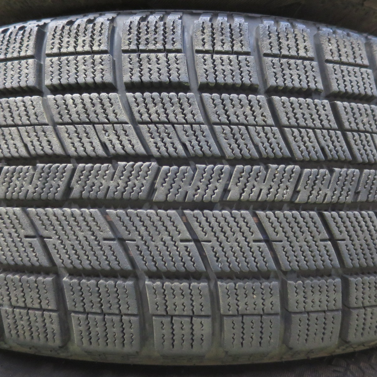 バリ溝!23年!キレイ!9分★スタッドレス 225/65R17 ナンカン アイスアクティバ AW-1 EMBELY 17インチ PCD114.3/5H★5093016イス