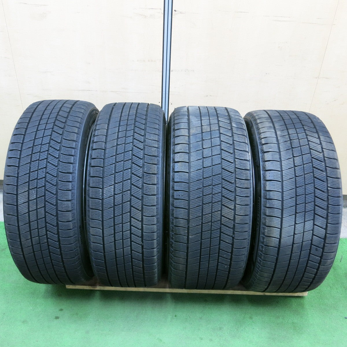 センサー付!バリ溝!21年!キレイ!9.5分★レクサス IS Fスポーツ 純正 235/40R19 265/35R19 スタッドレス ブリヂストン ブリザック VRX3 19インチ PCD114.3/5H★5042802TTス