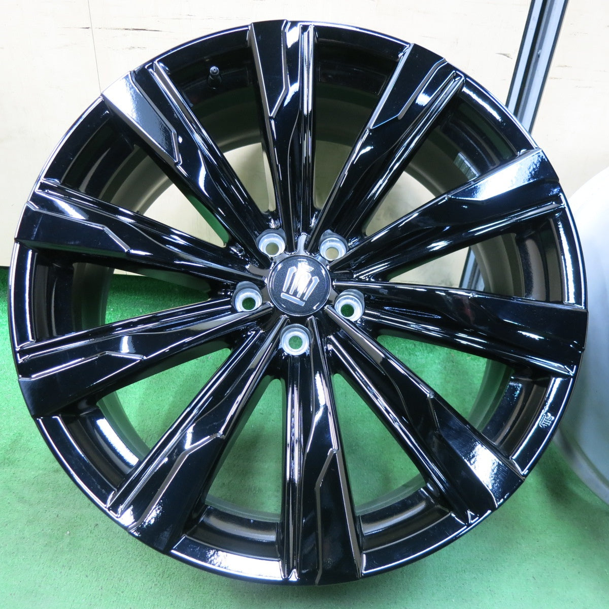 新車外し★トヨタ クラウン スポーツ Z 純正 ホイール 21インチ 21×8.5J PCD114.3/5H★5031201SYホ