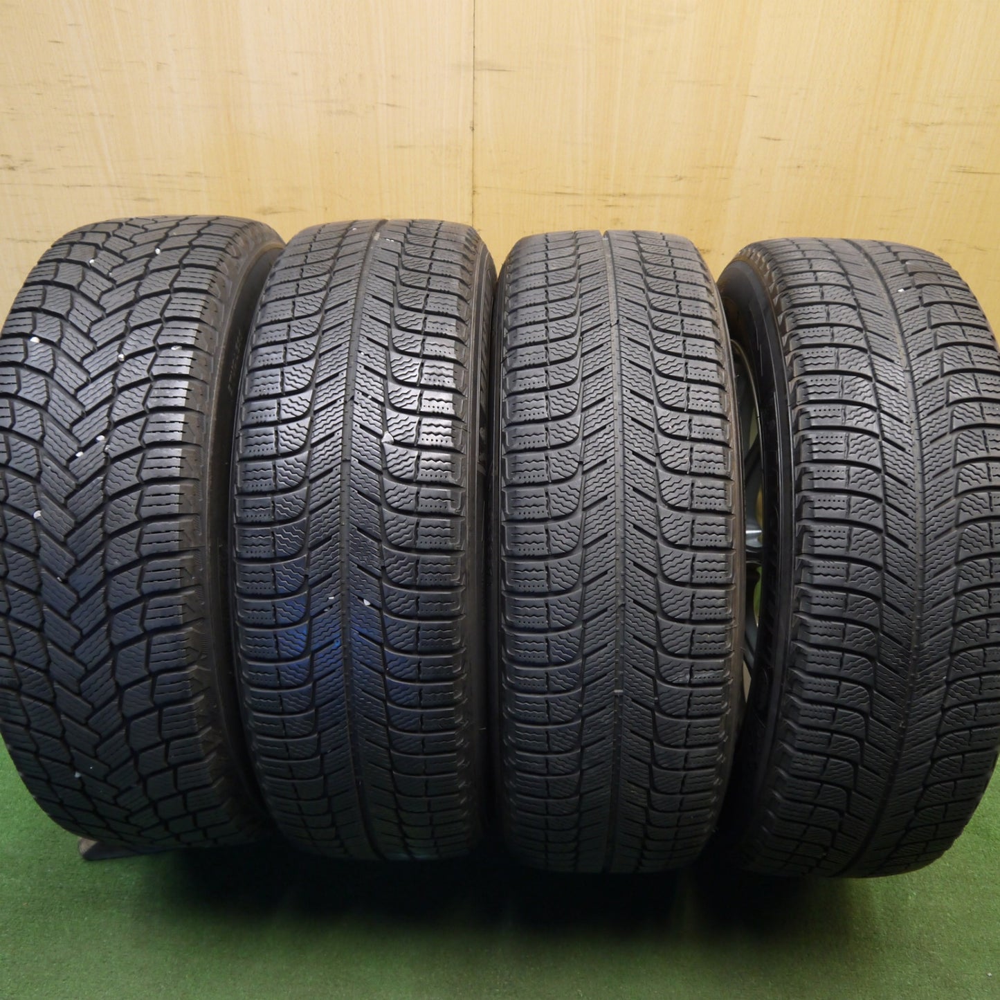 バリ溝!キレイ!9.5分以上★スタッドレス 215/60R17 ミシュラン X-ICE XI3 SNOW ravrion LUMIERE ラブリオン 17インチ PCD114.3/5H★6032401Hス