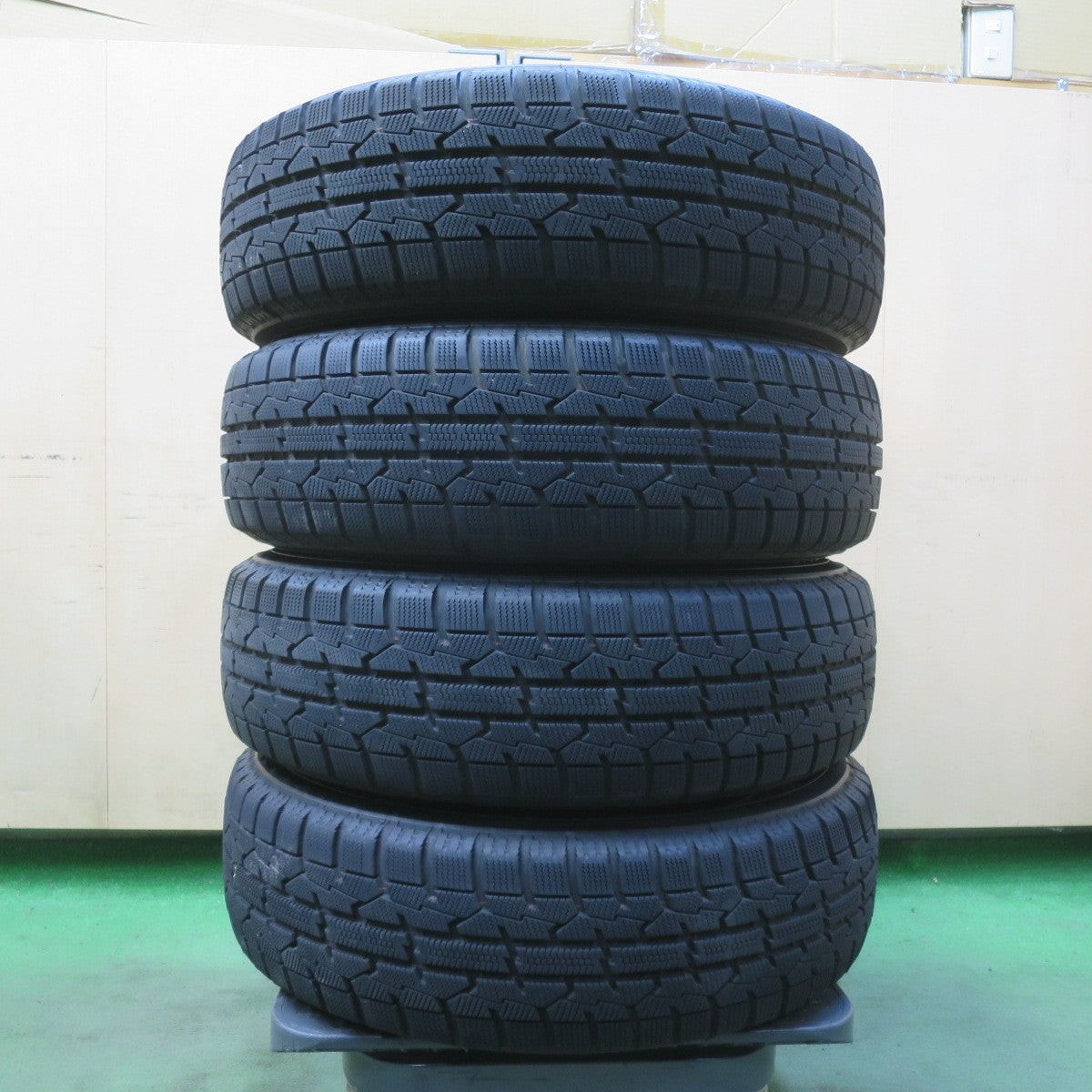 バリ溝!22年!9.5分★スタッドレス 175/65R15 トーヨー オブザーブ ガリット GIZ 社外 アルミ 15インチ PCD100/4H 5H マルチ★6051809イス