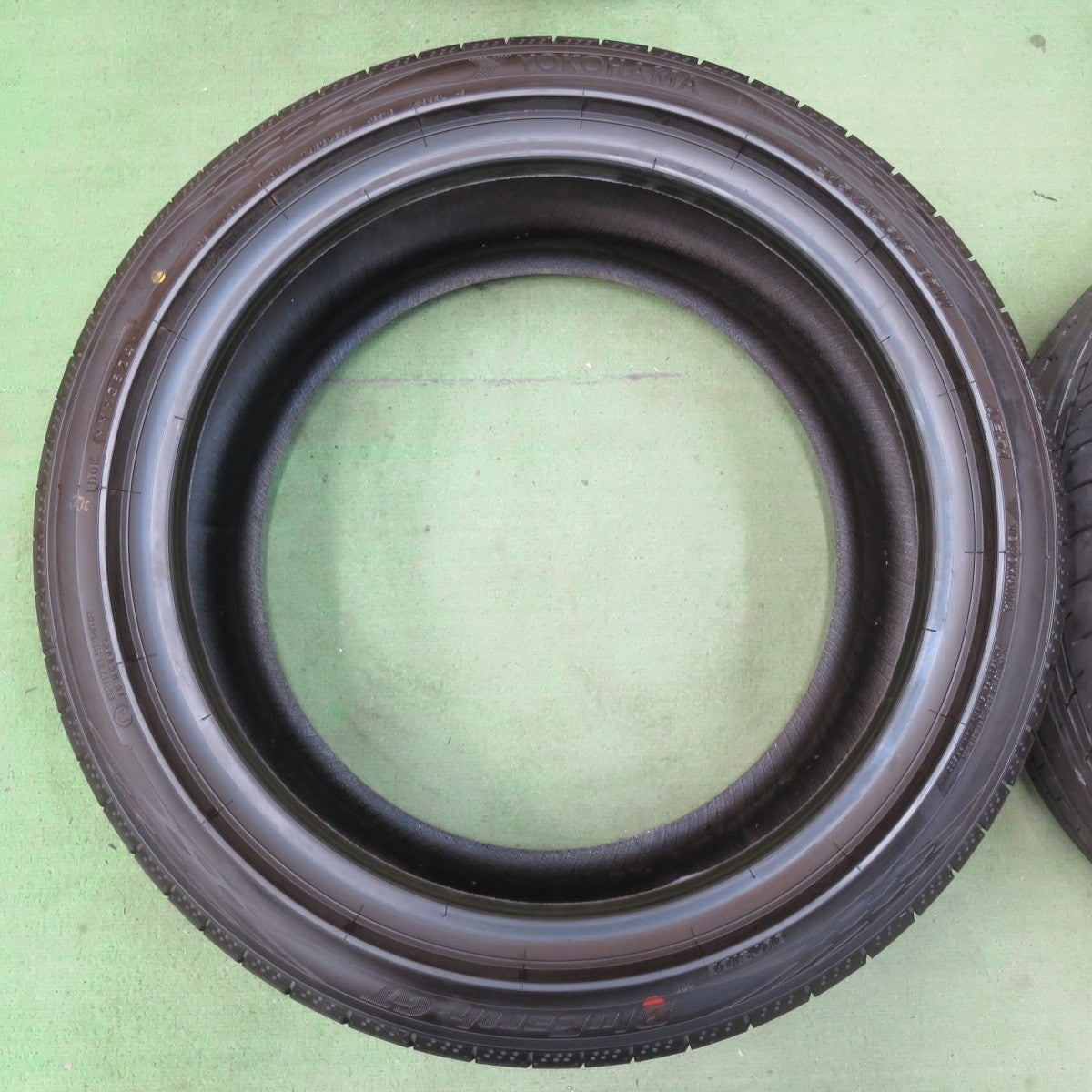 新車外し!24年★215/45R17 ヨコハマ BluEarth-GT AE51 タイヤ 17インチ カローラ ツーリング プリウス 86 BRZ 等★5051703イノタ