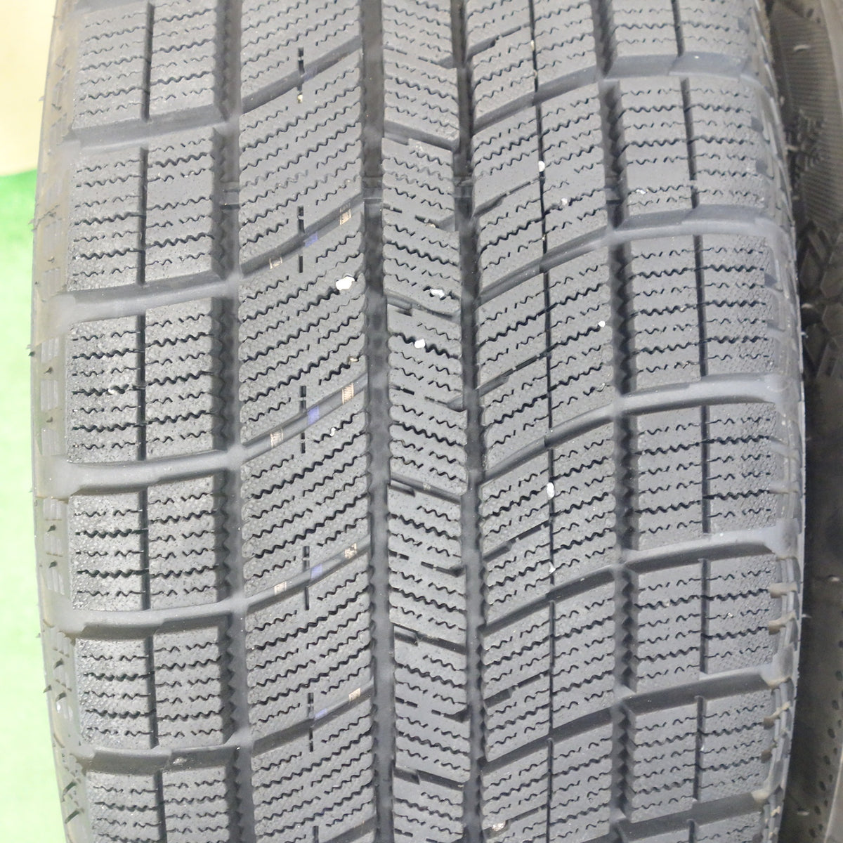 バリ溝!23年!9.5分★スタッドレス 225/65R17 ナンカン アイスアクティバ AW-1 EMBELY 17インチ PCD114.3/5H★6020502KTス