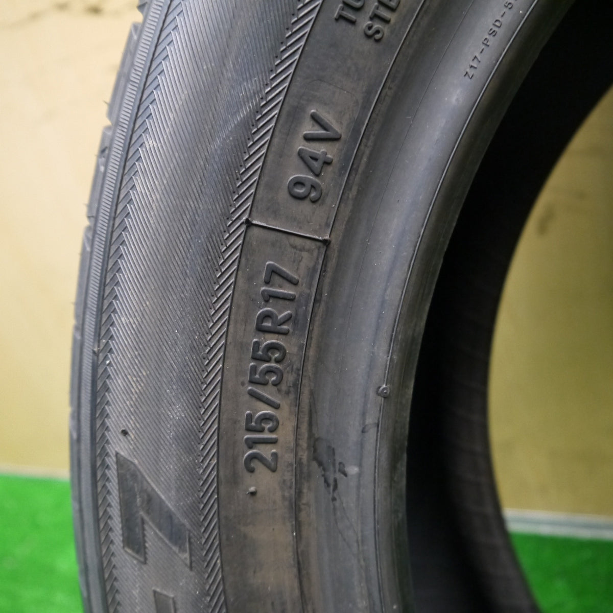 新車外し!1本★215/55R17 トーヨー SD-7 タイヤ 17インチ クラウン カムリ ヴェゼル スカイライン フォレスター 等★5110411Hノタ