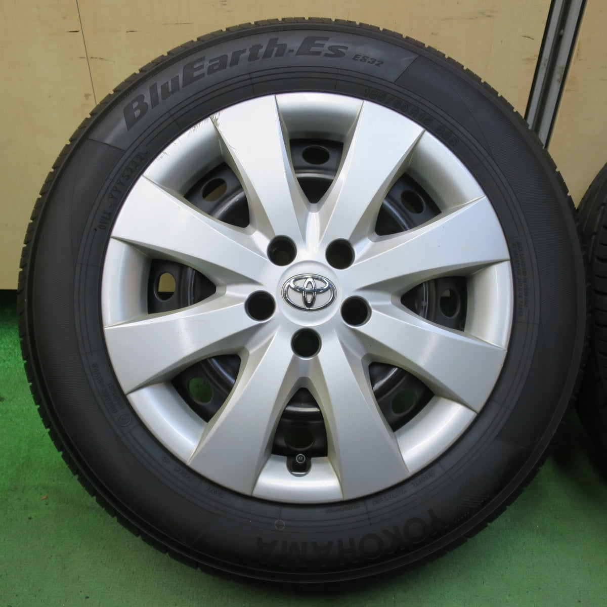 バリ溝!22年!8.5分★トヨタ プレミオ 純正 スチール 185/65R15 ヨコハマ BluEarth-ES ES32 15インチ PCD100/5H★5082105イノ