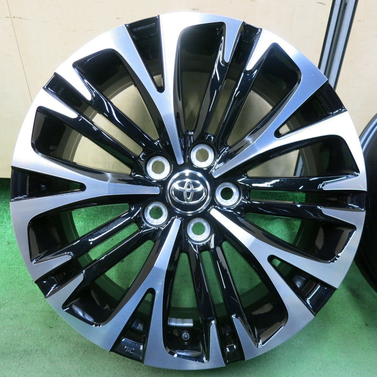 新車外し！1本☆トヨタ ヤリスクロス Z 純正 ホイール 18インチ