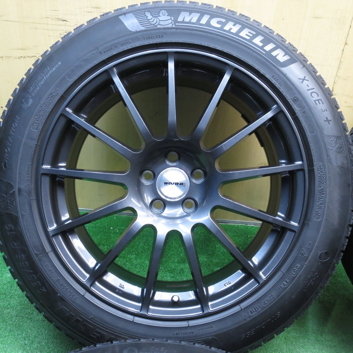 バリ溝!キレイ!9分★ボルボ 等 IRVINE F01 235/55R19 スタッドレス ミシュラン X-ICE3+ アーヴィン 19インチ PCD108/5H★5040701KKス