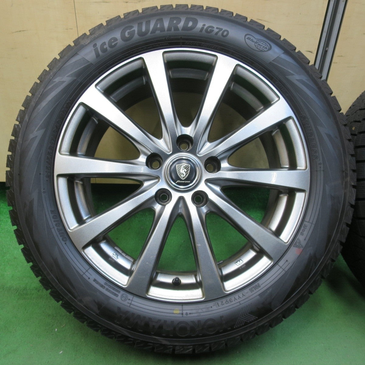 タイヤほぼ未使用!21年★スタッドレス 215/55R17 ヨコハマ アイスガード iG70 MANARAY SPORT マナレイ スポーツ 17インチ PCD114.3/5H★5032809イス