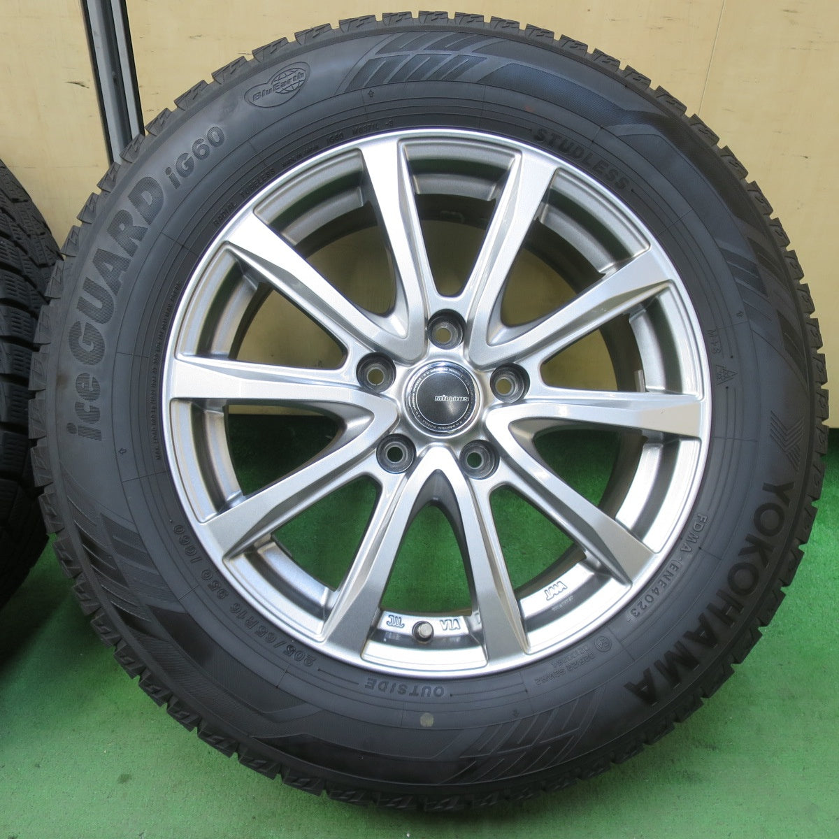 キレイ!23年★スタッドレス 205/65R16 ヨコハマ アイスガード iG60 MiLLOUS ミルアス 16インチ PCD114.3/5H★5060904イス