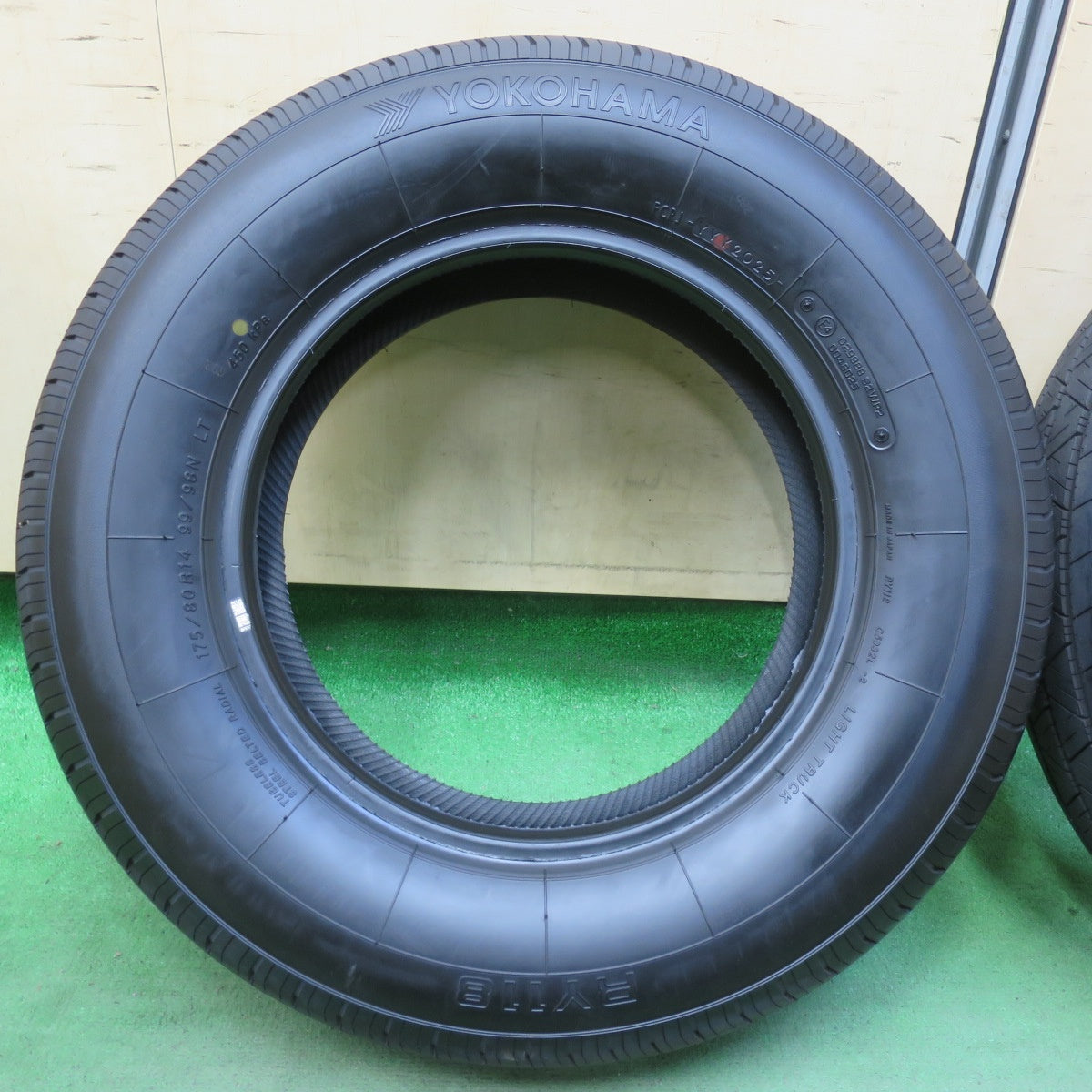 ほぼ未使用!25年★トラック タイヤ 175/80R14 99/98N ヨコハマ RY118 14インチ★5102002イノタ
