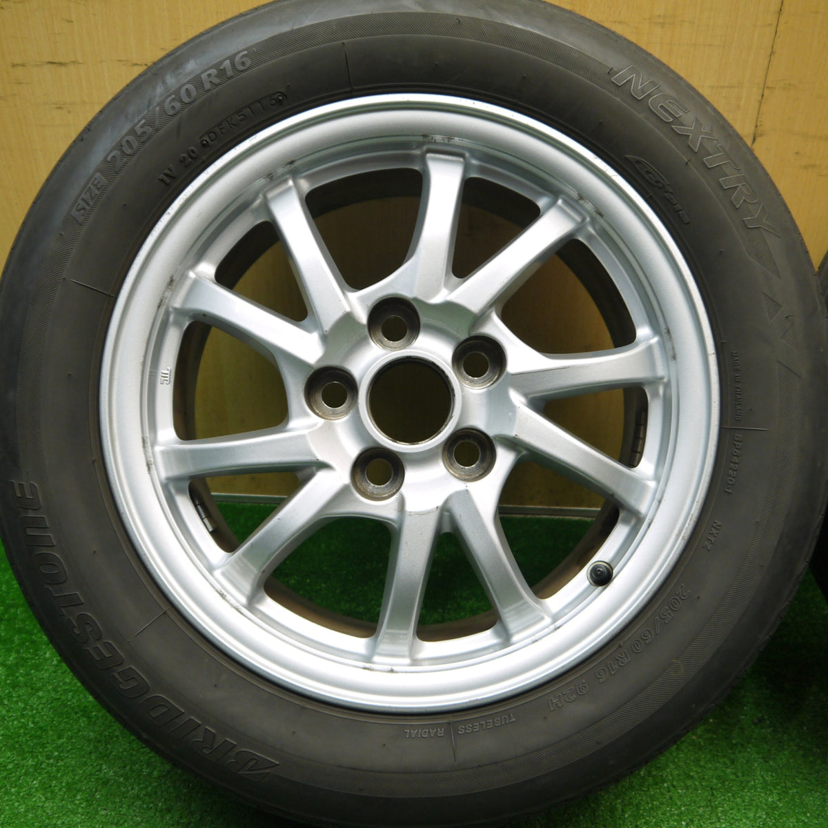 バリ溝!9.5分★トヨタ プリウス α 純正 205/60R16 ブリヂストン ネクストリー エコピア トーヨー トランパス MPZ 16インチ PCD114.3/5H★5110505Hノ
