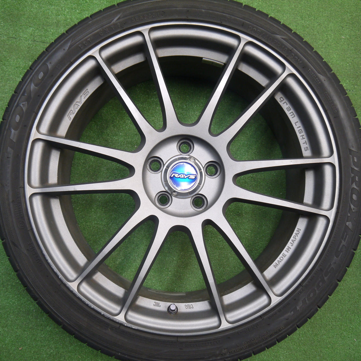 キレイ!21年★プリウス 等 RAYS gram LIGHTS 57XTREME 225/40R18 トーヨー プロクセス スポーツ レイズ グラムライツ 18インチ PCD100/5H★5120104Hノ