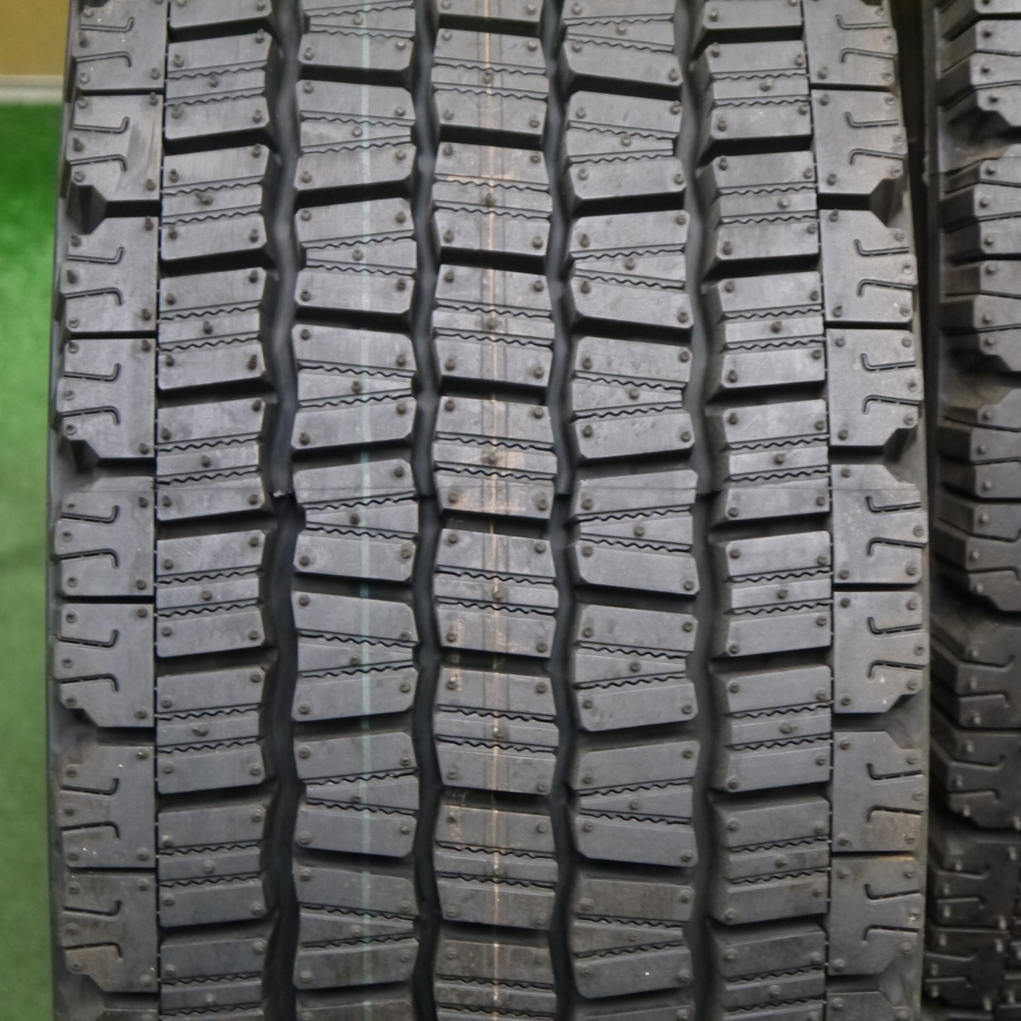 未使用!25年!2本★トラック タイヤ 245/70R19.5 136/134J スタッドレス ダンロップ デクテス SP081 DECTES 19.5インチ★6070111KKスタ
