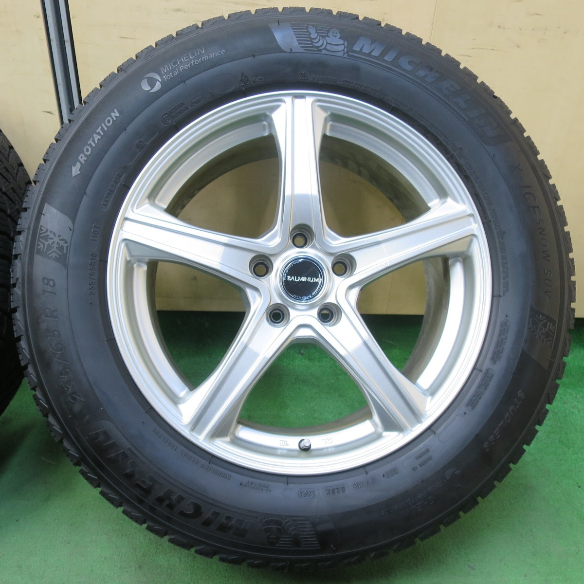 バリ溝!23年!キレイ!ほぼ10分★スタッドレス 235/65R18 ミシュラン X-ICE SNOW SUV BALMINUM バルミナ 18インチ PCD114.3/5H★5051005イス