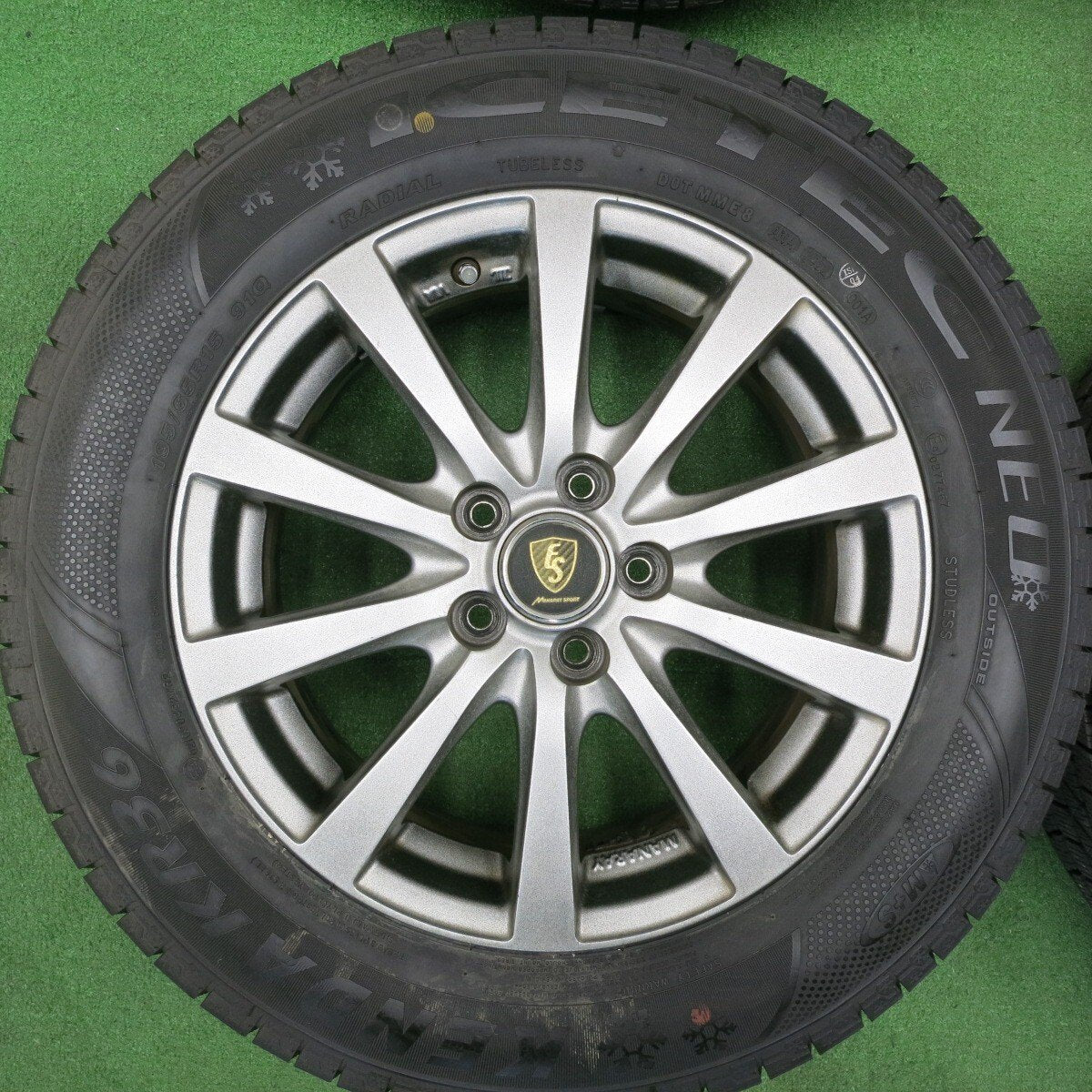 バリ溝!22年!9.5分以上★プリウス等 195/65R15 スタッドレス ケンダ KR36 アイステック ネオ MANARAY SPORT マナレイ 15インチ PCD100/5H★4121604TNス