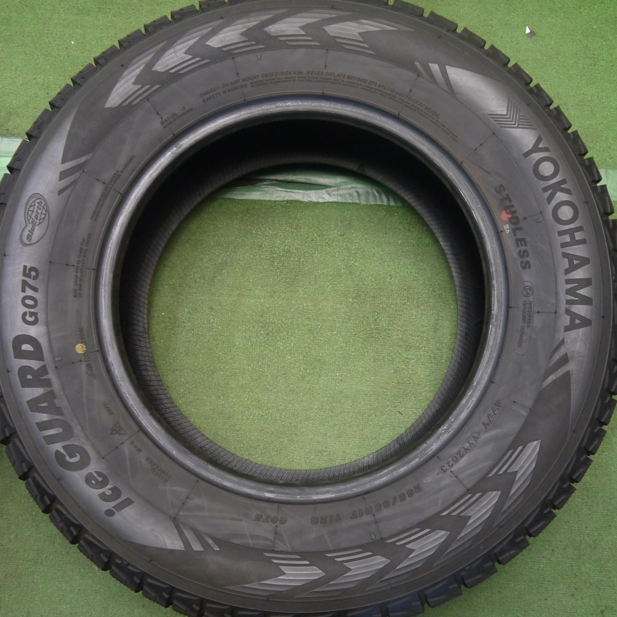 バリ溝!23年!8.5分◎スタッドレス 265/65R17 ヨコハマ アイスガード G075 タイヤ 17インチ ランクル プラド ハイラックス 等◎6100506Hスタ