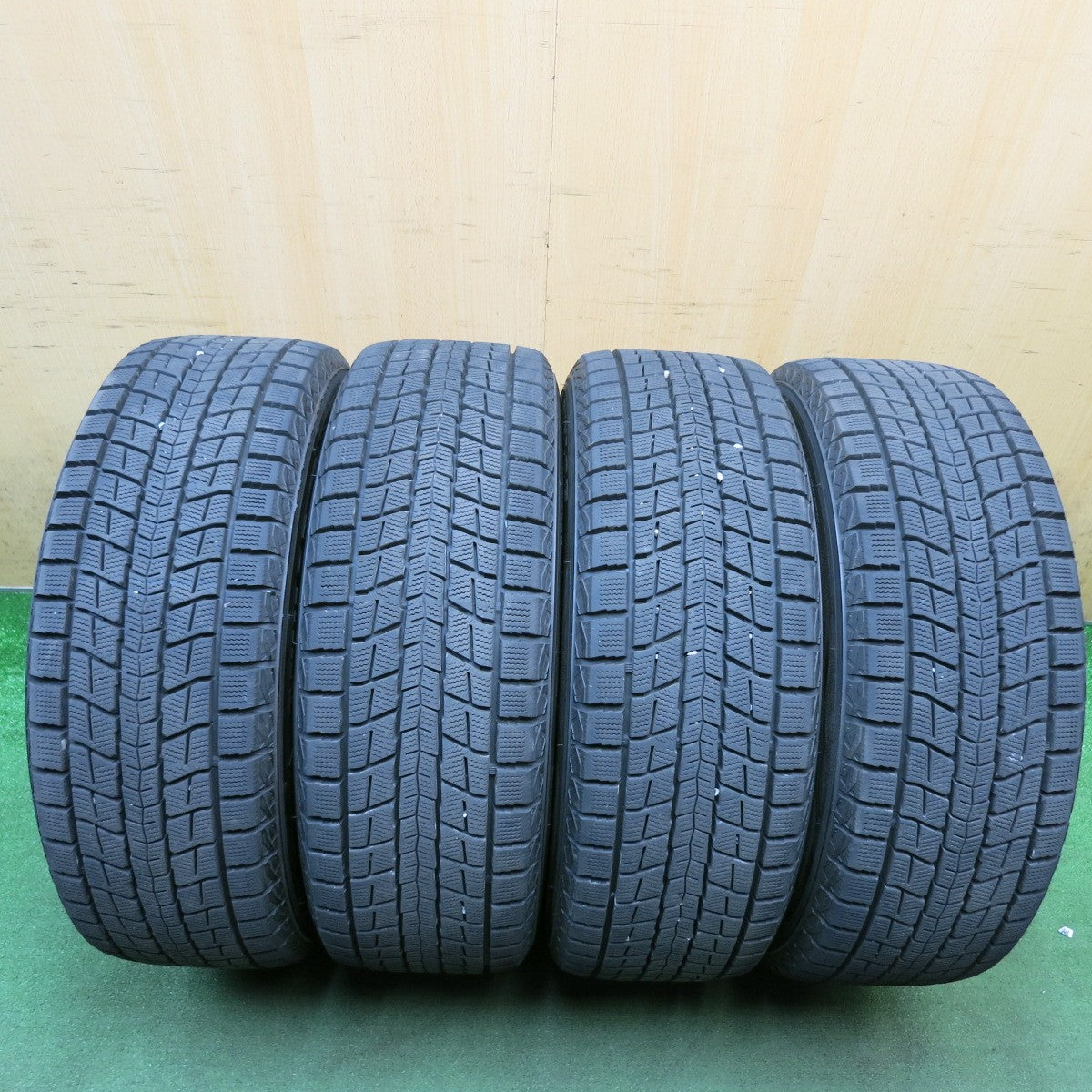 バリ溝!23年!キレイ!9.5分◎ワーゲン 等 smartline 365 235/55R18 スタッドレス ダンロップ ウインターマックス SJ8 SJ8+ スマートライン 18インチ PCD112/5H◎6100803HAス