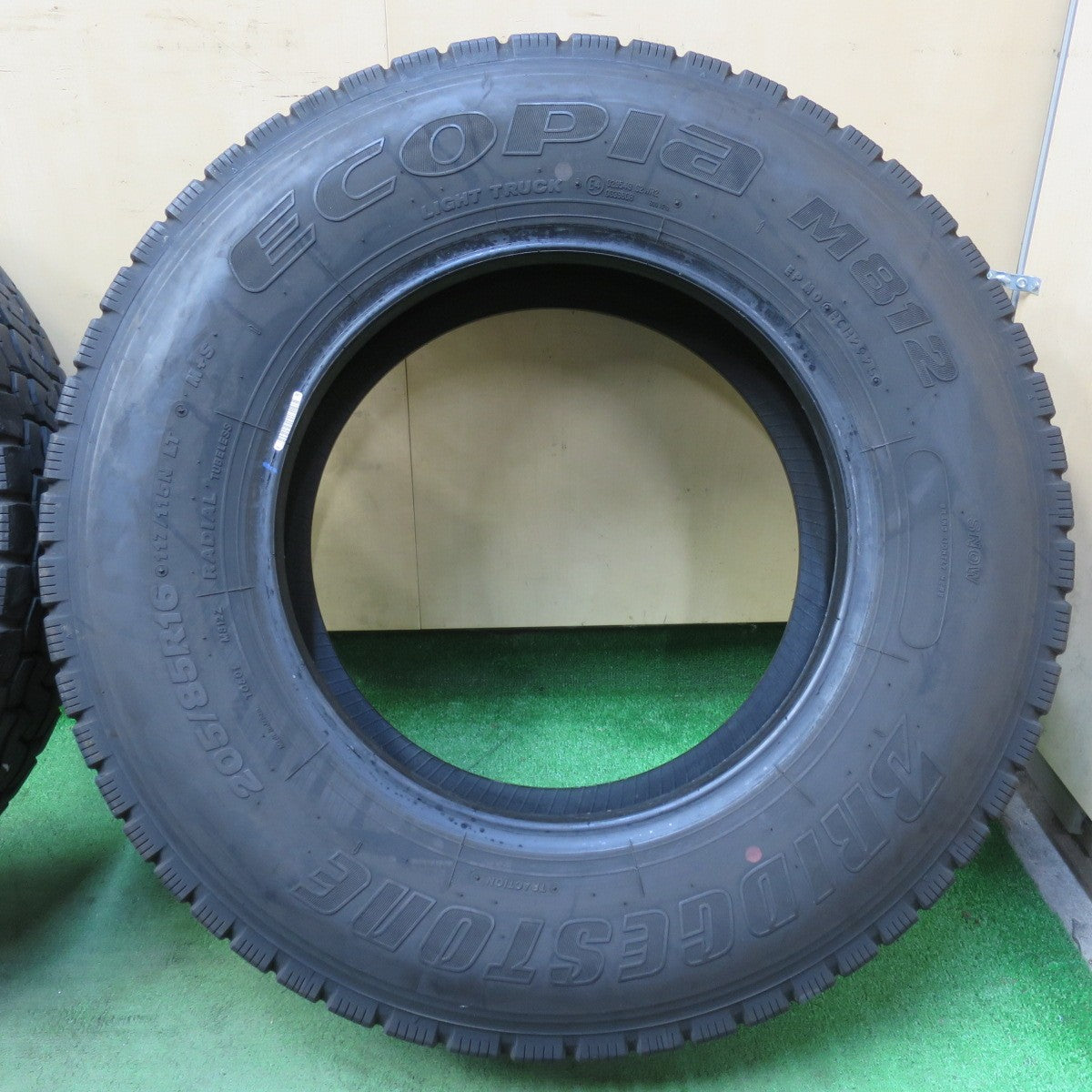 バリ溝!25年!8.5分!6本★トラック タイヤ 205/85R16 117/115N ブリヂストン エコピア M812 ミックス オールシーズン 16インチ★5102307イスタ
