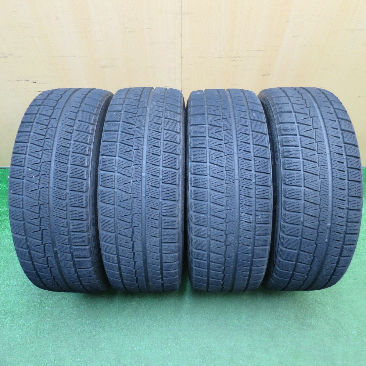 バリ溝!キレイ!8.5分★スバル VM レヴォーグ 純正 225/45R18 スタッドレス ブリヂストン ブリザック REVO GZ 18インチ PCD114.3/5H★5121815NJス