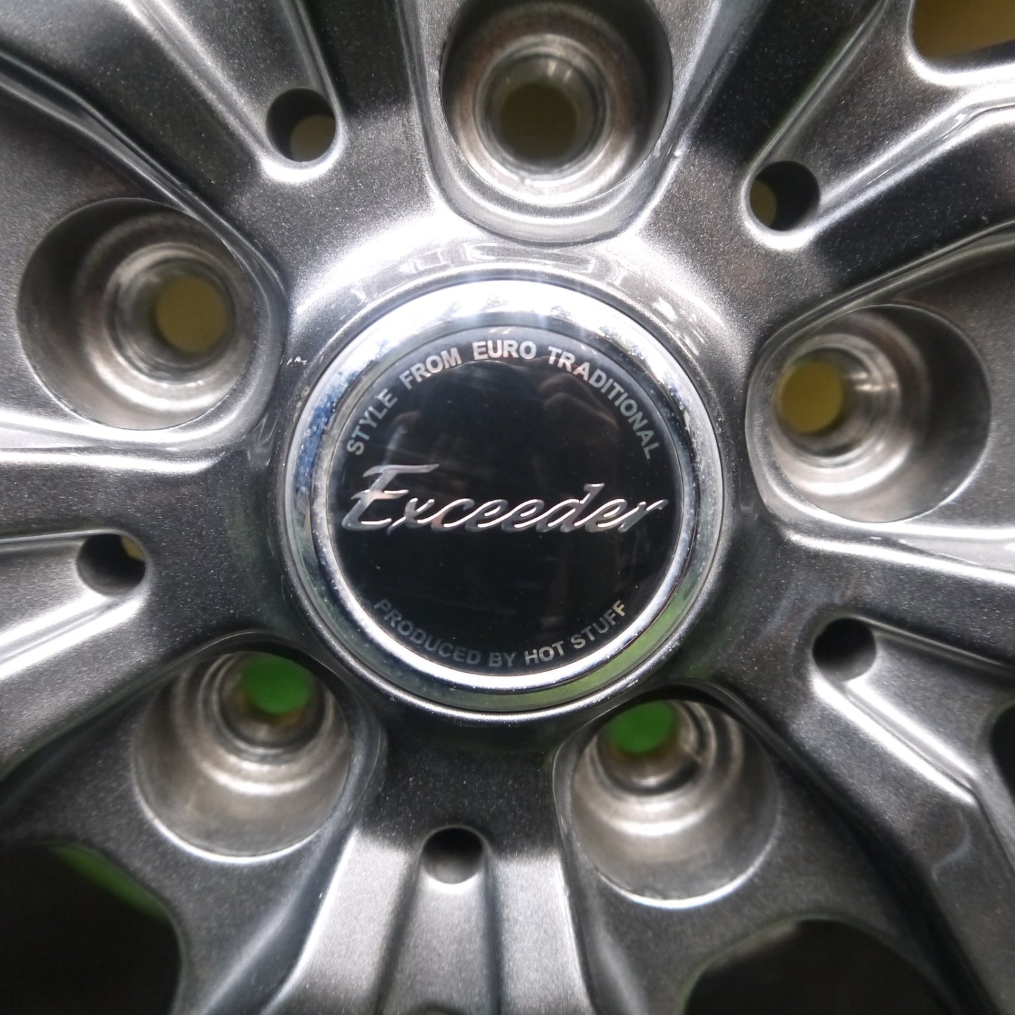 バリ溝!キレイ!9.5分★スタッドレス 205/65R16 ダンロップ ウインターマックス WM02 Exceeder エクシーダー 16インチ PCD114.3/5H★5092907Hス