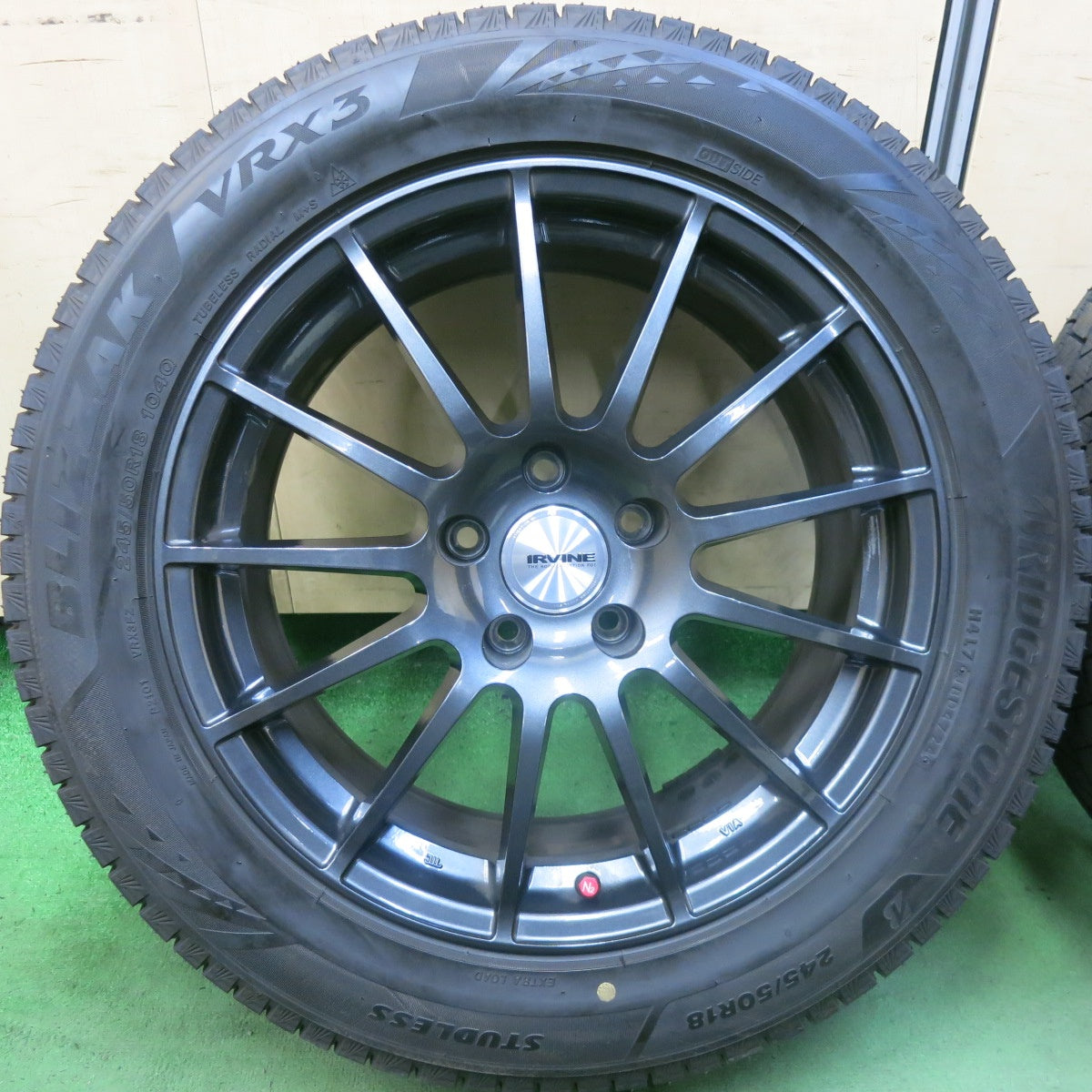 バリ溝!24年!キレイ!9.5分以上★BMW 等 IRVINE F01 245/50R18 スタッドレス ブリヂストン ブリザック VRX3 アーヴィン 18インチ PCD120/5H★5092601SKス