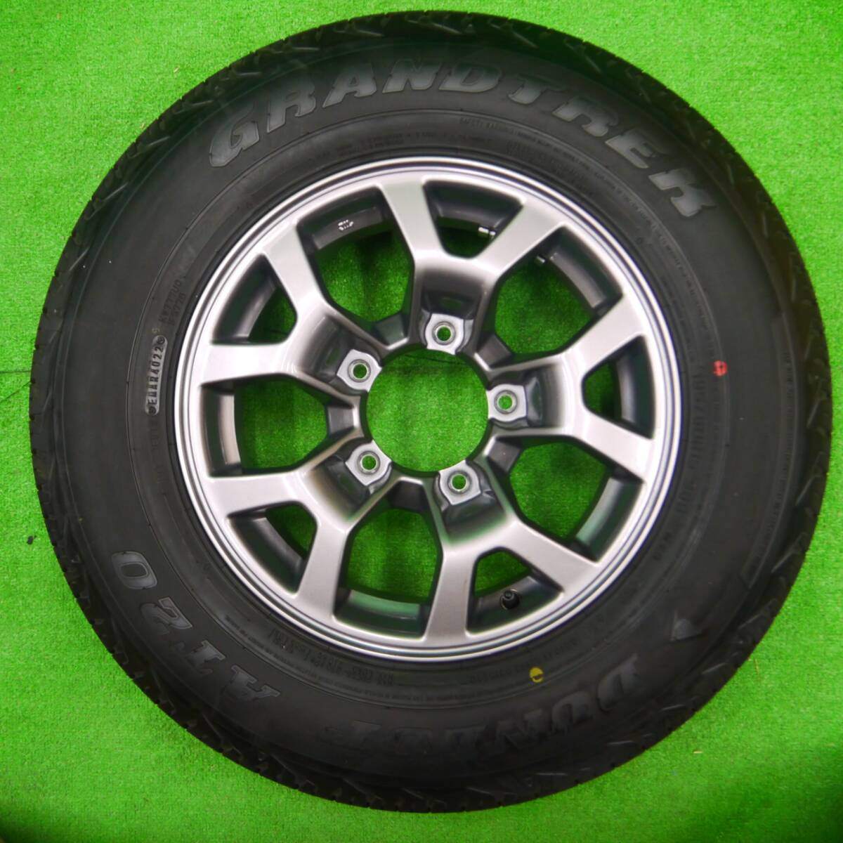 新車外し 22年 23年 5本★スズキ JB74W ジムニー シエラ 純正 195/80R15 ダンロップ AT20 グラントレック PCD139.7/5H★3101703HDノ