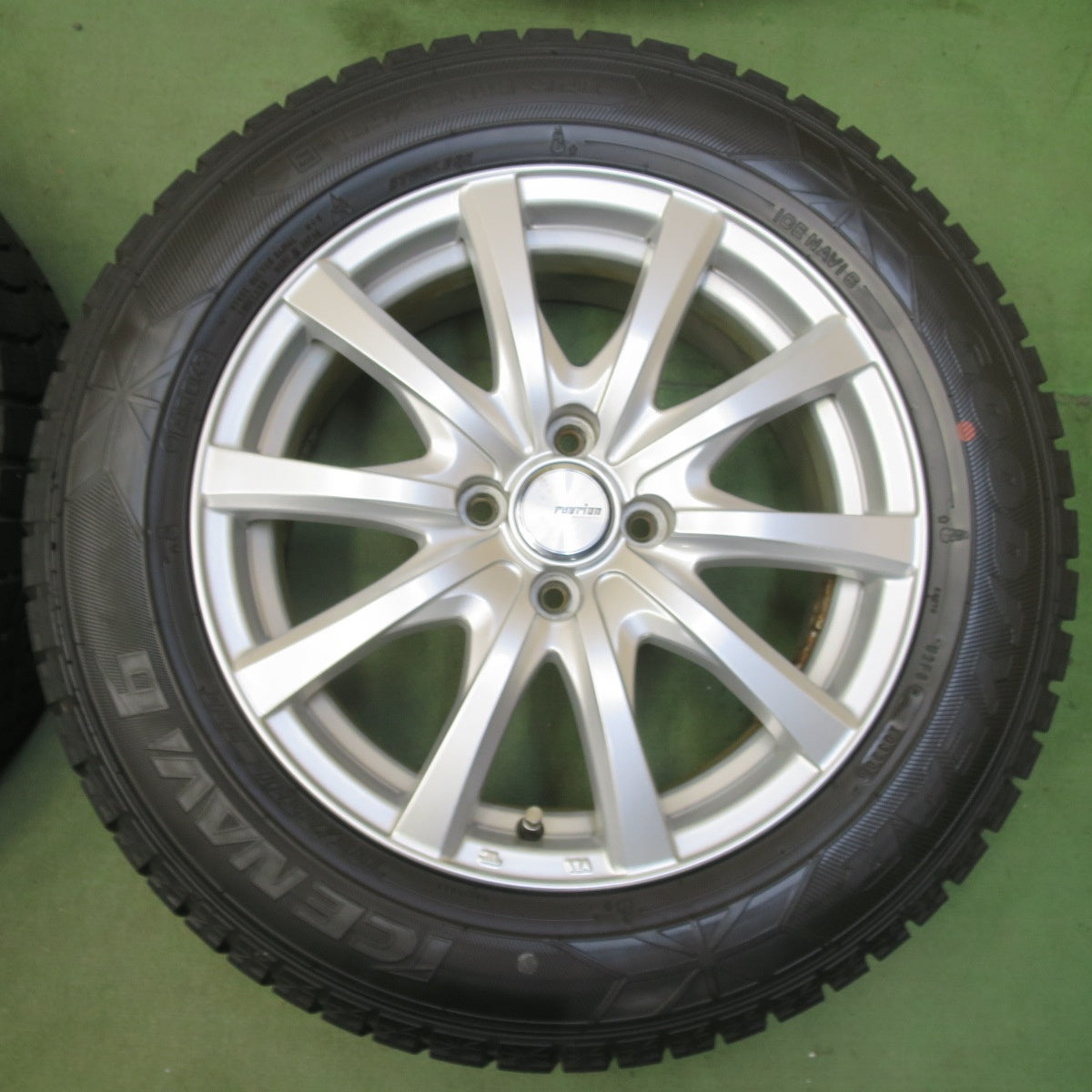 バリ溝!キレイ!8.5分◎スタッドレス 195/65R16 グッドイヤー アイスナビ6 ravrion RS01 ラブリオン 16インチ PCD100/4H◎6102012イス