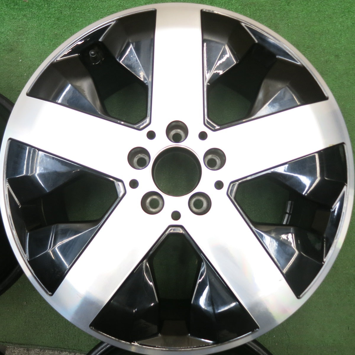 4本価格★ベンツ X247 GLBクラス 純正 ホイール 18インチ 7.5J×18H2 PCD112/5H★5092516HAホ
