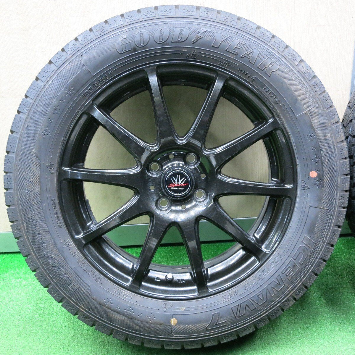 バリ溝!21年!キレイ!9.5分★LOXARNY SPORT BADX 195/65R16 スタッドレス グッドイヤー アイスナビ7 ロクサーニ 16インチ PCD100/4H★4122906NJス