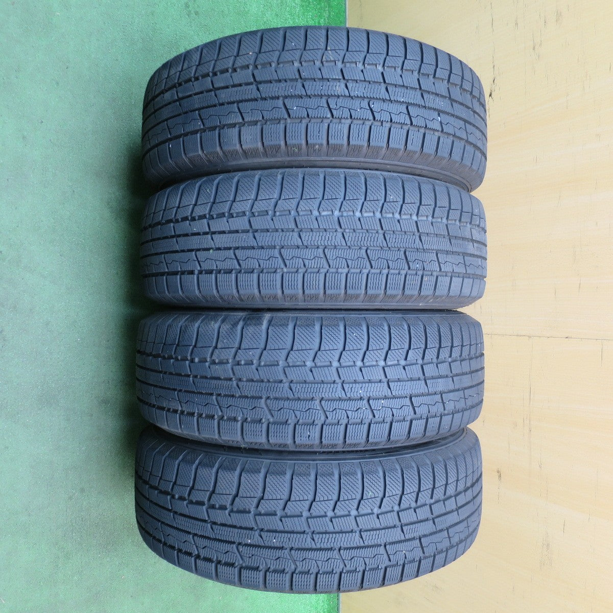 バリ溝!22年!キレイ!9.5分★スタッドレス 205/65R16 トーヨー ウインター トランパス TX SIBILLA NEXT W5 シビラ 16インチ PCD114.3/5H★5093001NJス