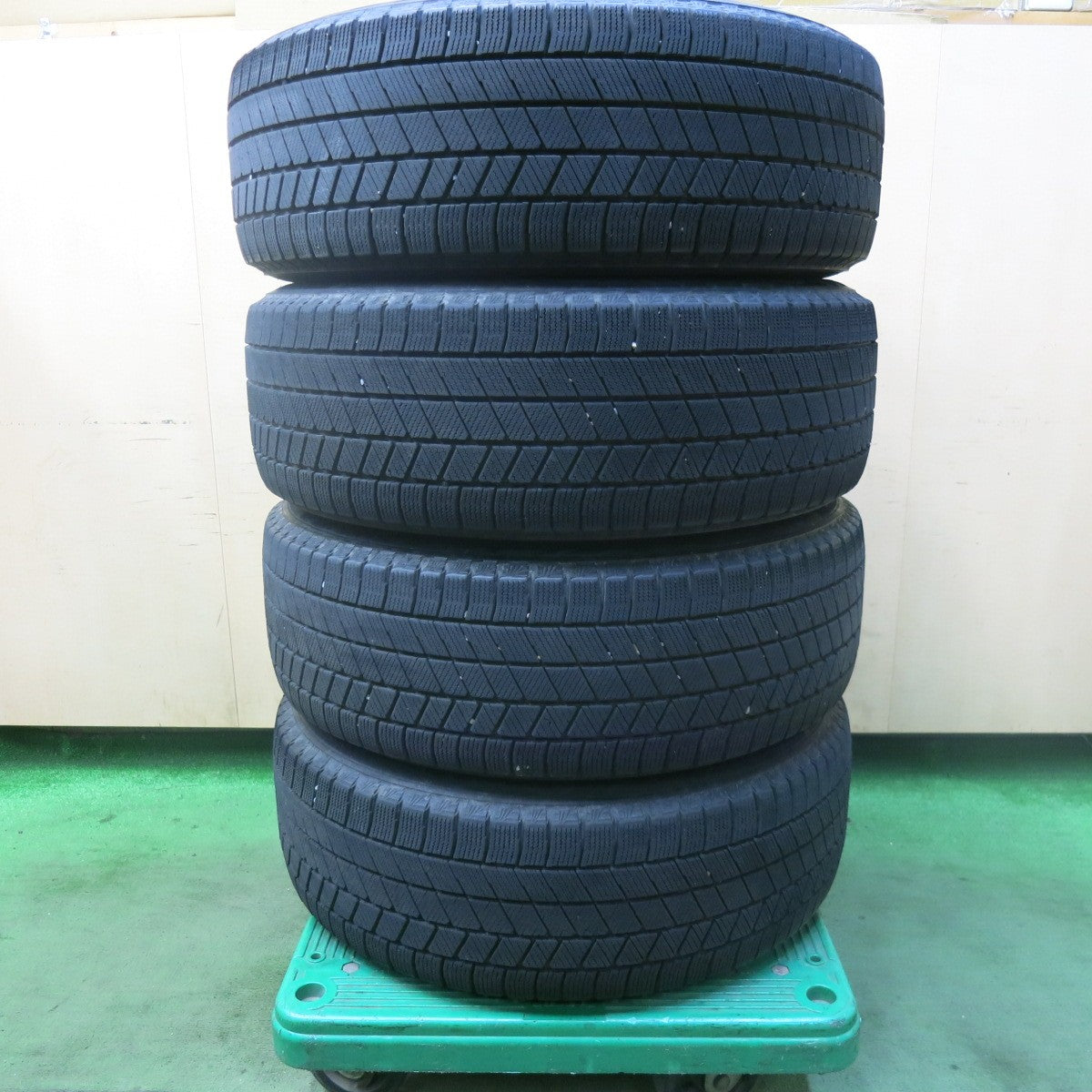 キレイ!21年★フォレスター 等 225/60R17 スタッドレス ブリヂストン ブリザック VRX3 SCHNEIDER シュナイダー 17インチ PCD100/5H★5112701SKス