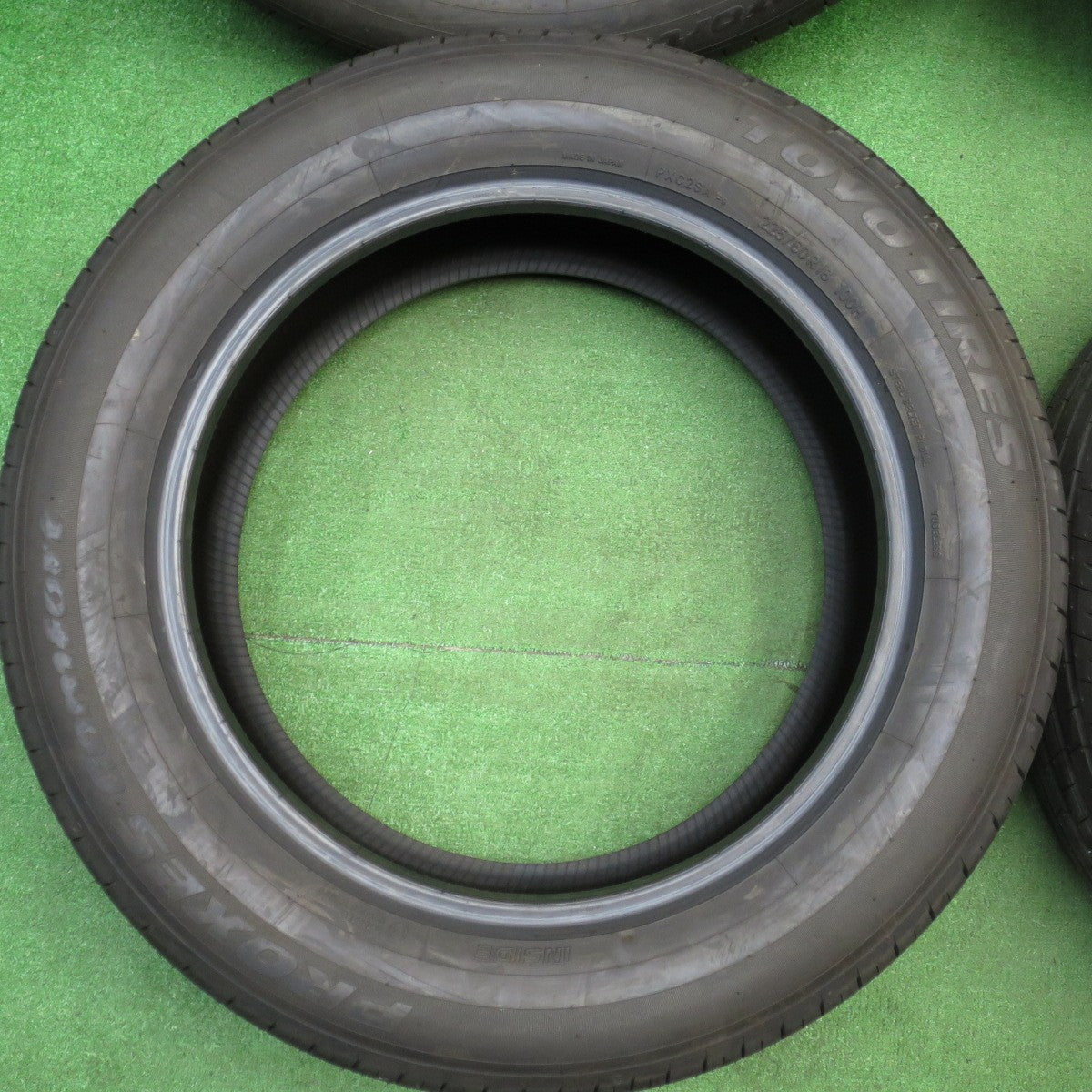 新車外し!24年★225/60R18 トーヨー プロクセス Comfort タイヤ 18インチ 40 アルファード ヴェルファイア ハリアー 等★5041602KKノタ