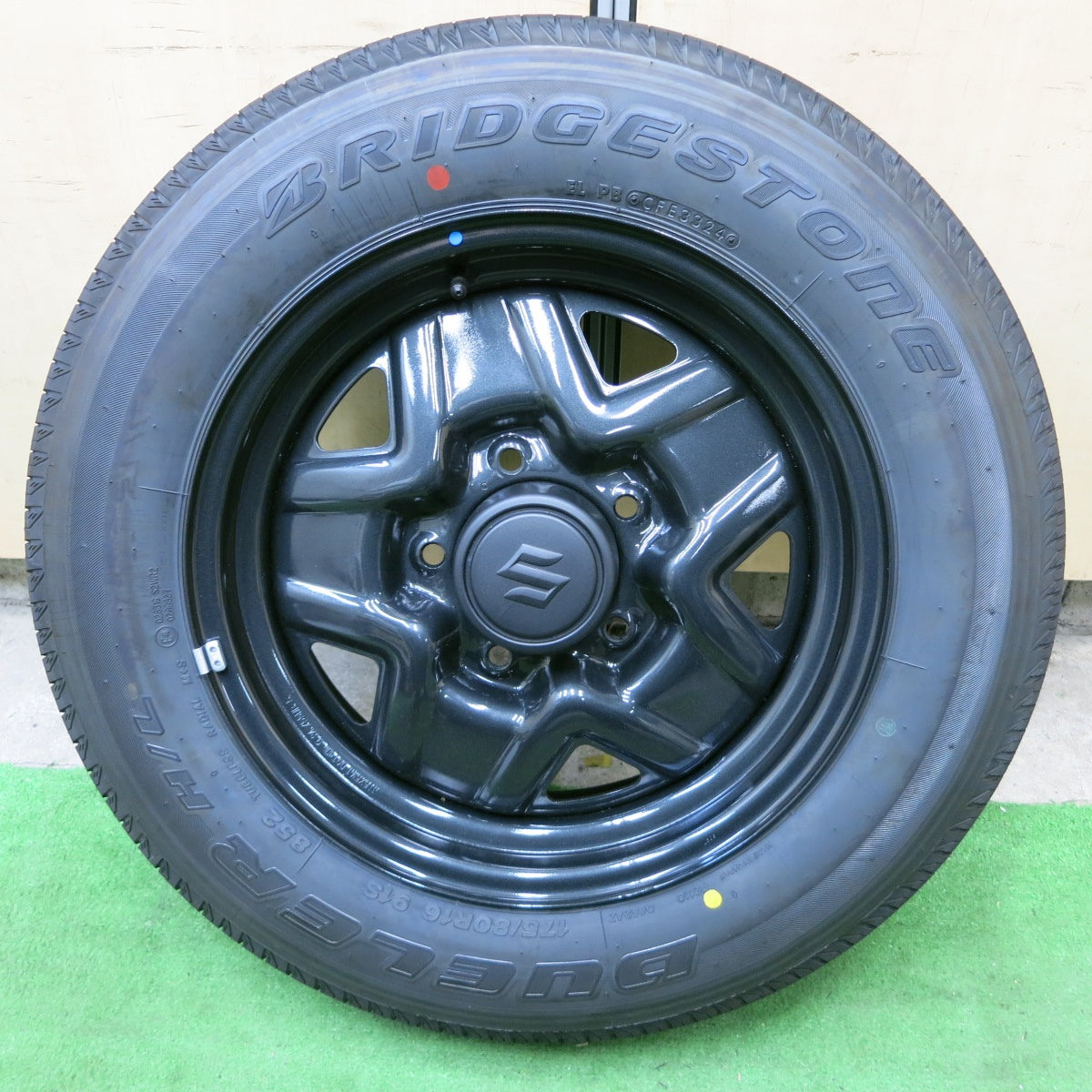 新車外し!24年!1本★スズキ JB64 ジムニー 純正 スチール 175/80R16 ブリヂストン デューラー H/L 852 スペア 16インチ PCD139.7/5H★5052801ナノ
